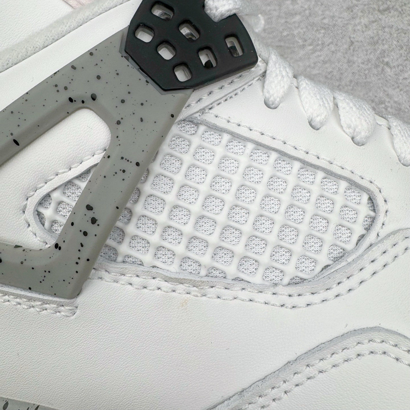 Air Jordan 4 Retro "White Cement" FV5029-100