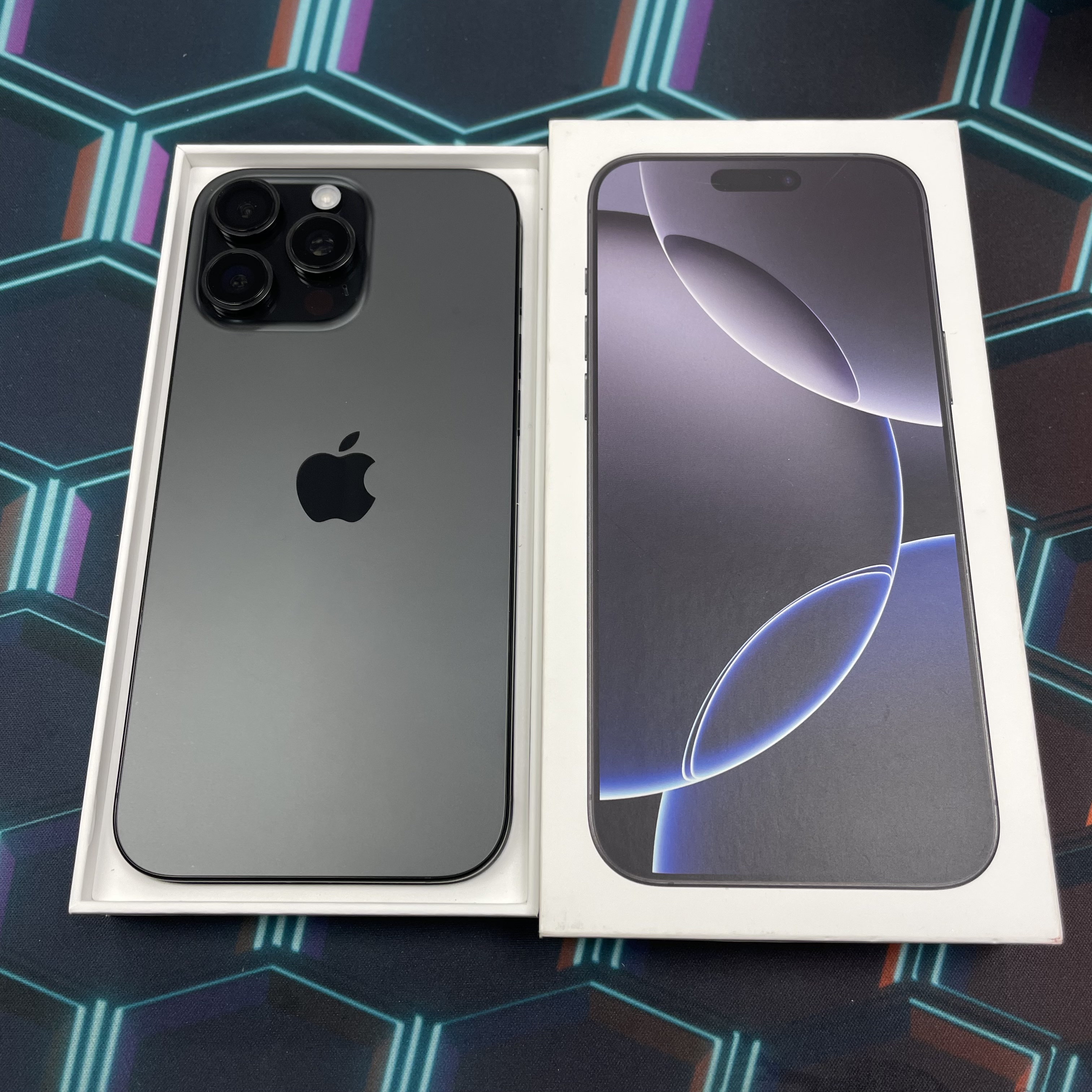 *6387 16 pro max 勁靚機 256GB 電100 黑色 black