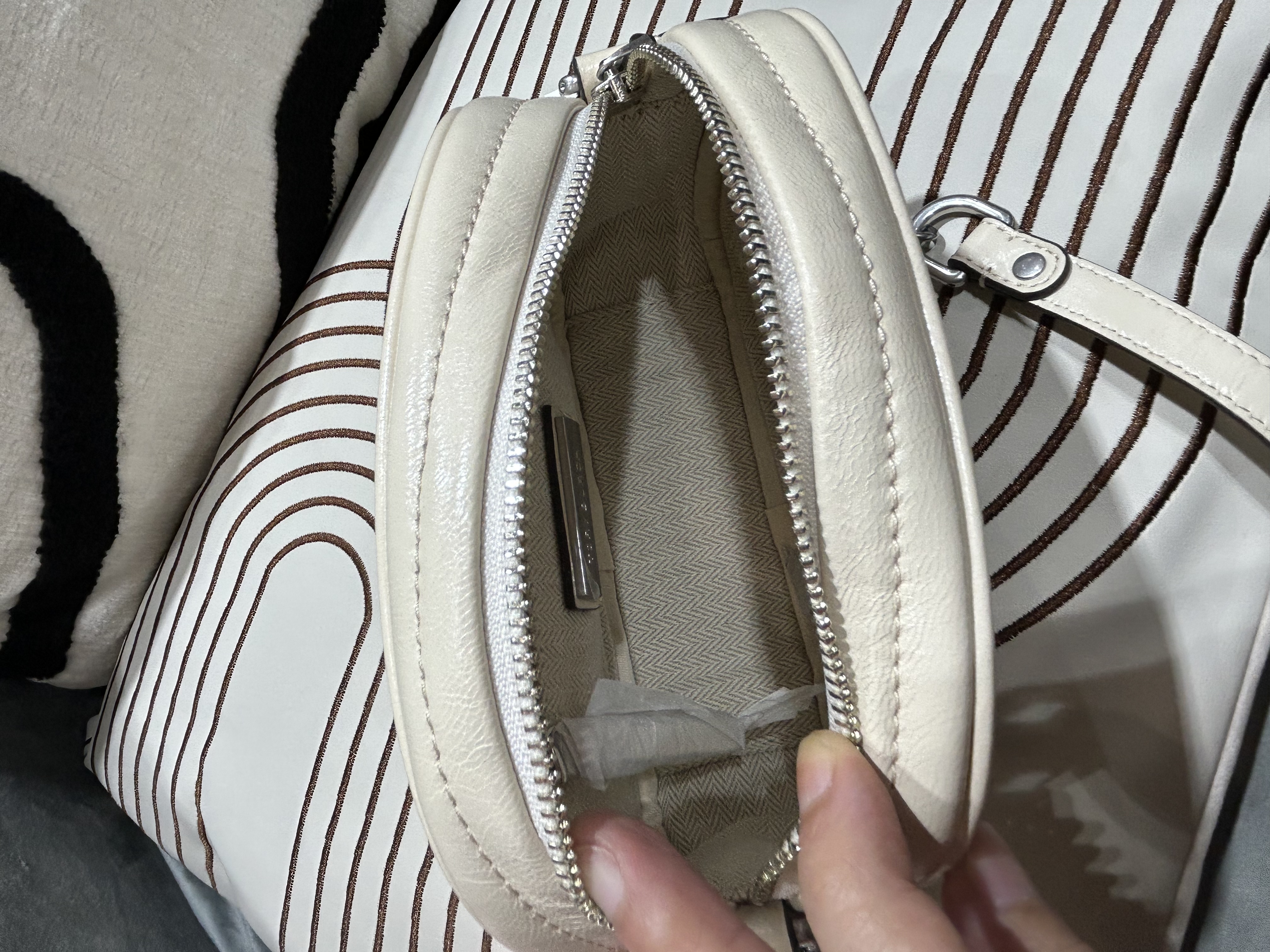 全新 Tory Burch calfskin crossbody bag 全新未使用品✅dust bag ✅tap