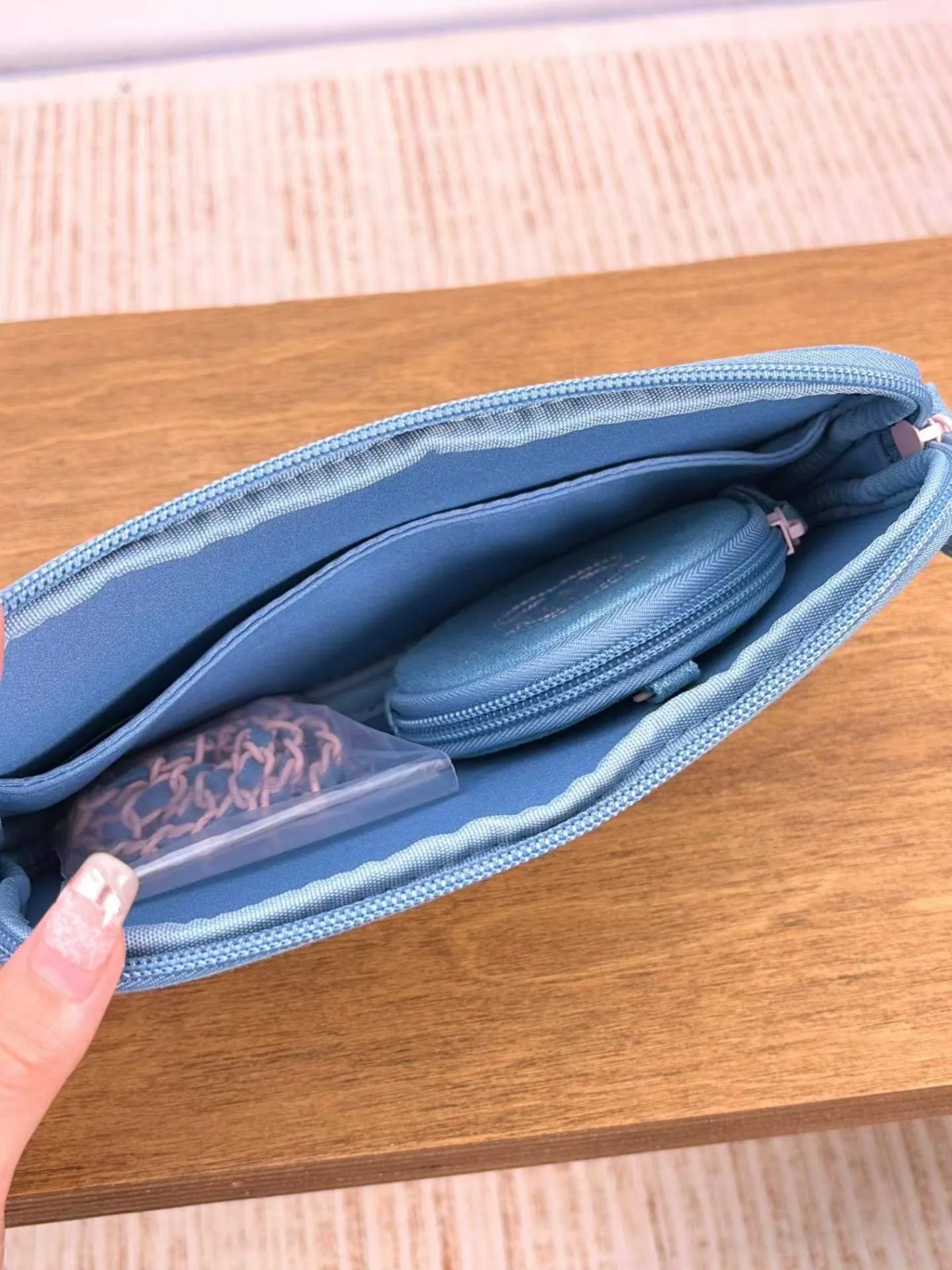 💯Gift Chanel Denim Makeup 限量贈品丹寧牛仔鏈袋 加小圓包 連專櫃紙袋
