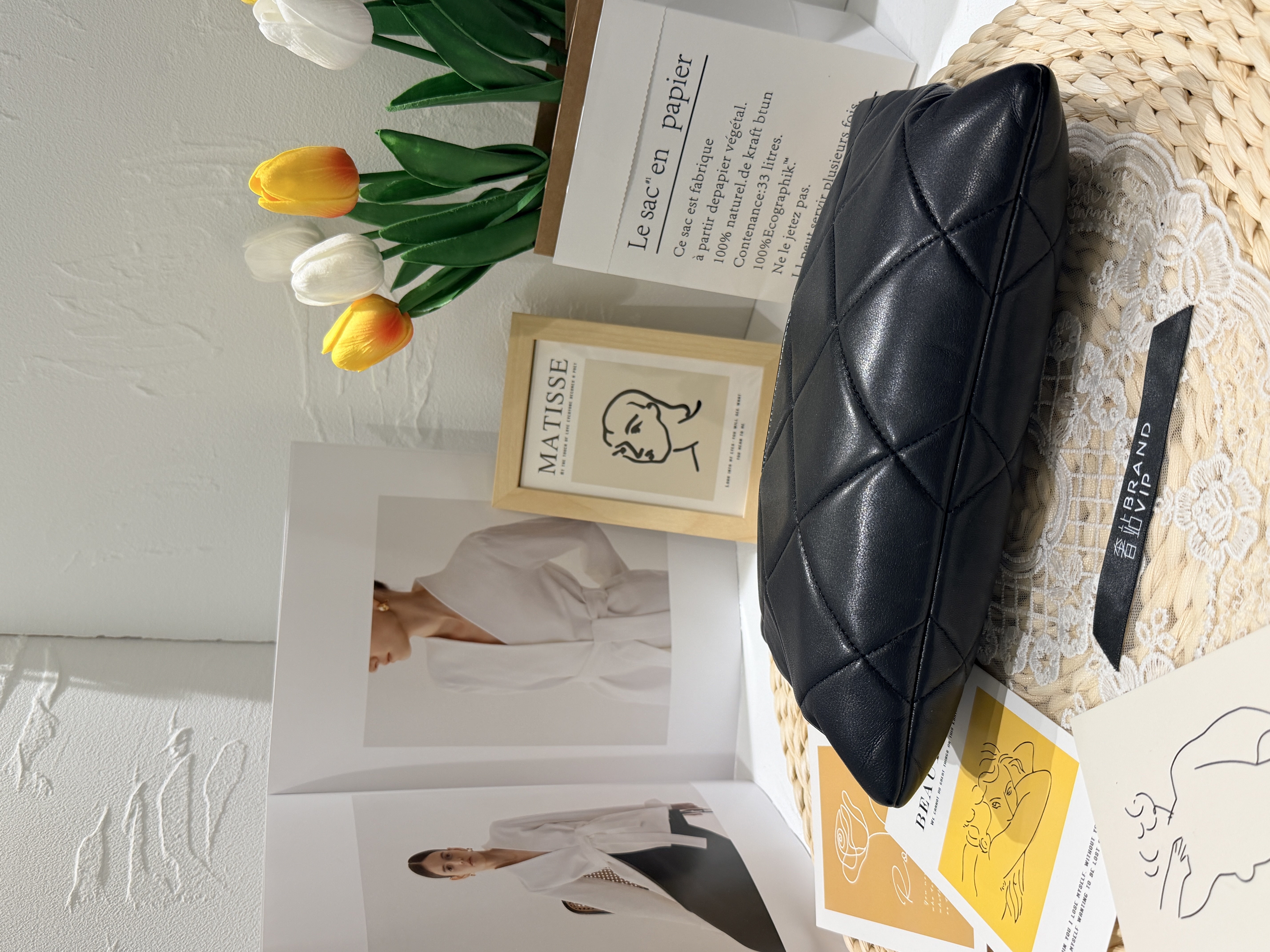 Chanel 19 菱格小羊皮手拿包