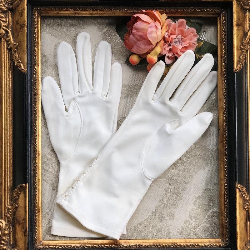 Vintage Made in Japan Pearl-Studded White Fabric Day & Night Vintage Gloves- size 6 (MT1916)