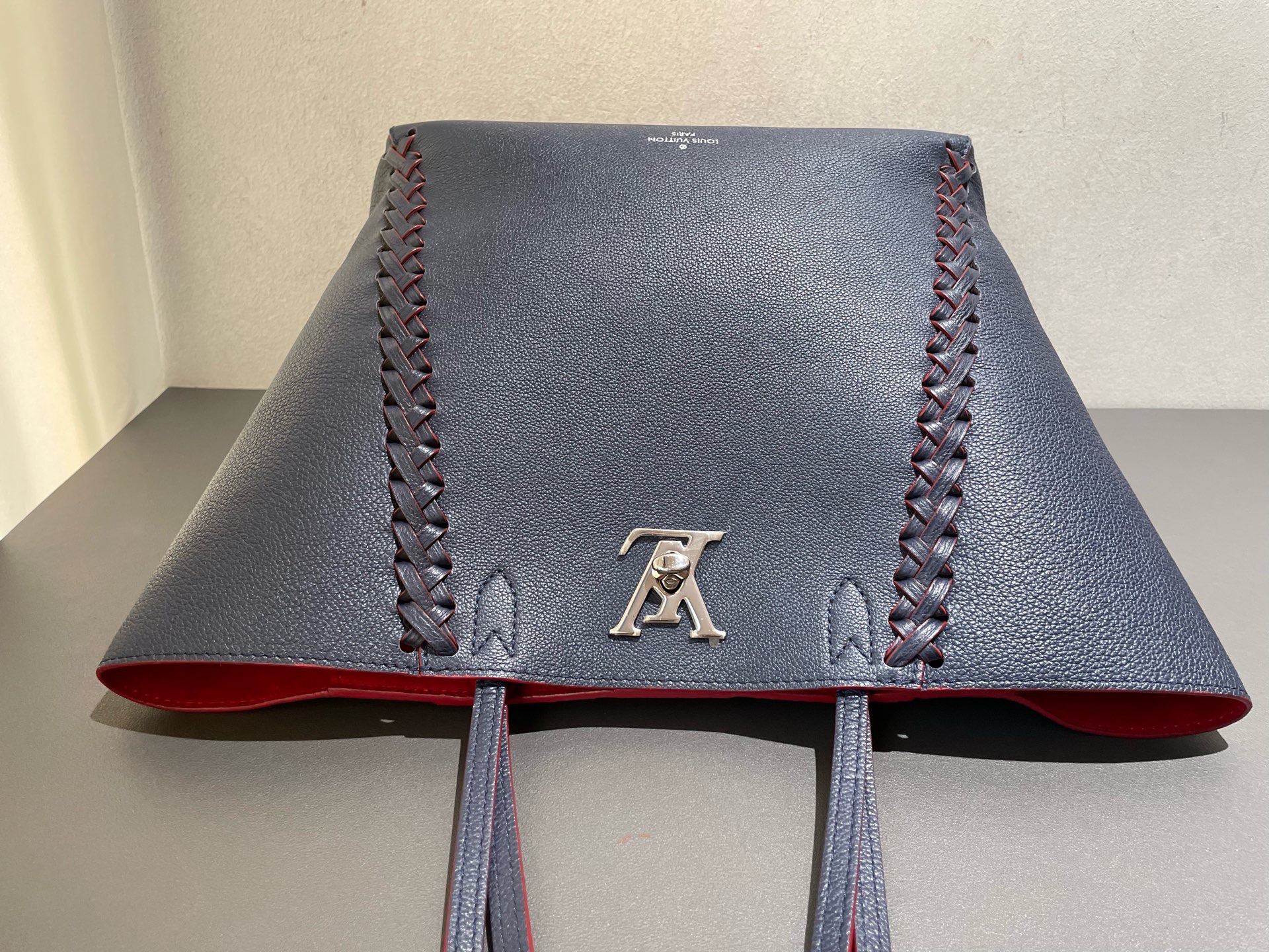 【預訂貨品】LV 限量編織深藍色全皮 Lockme tote 