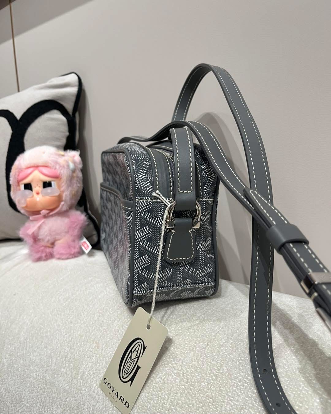 Goyard cap vert camera bag Grey 100%Authentic ,98%new ✅塵袋✅booklet