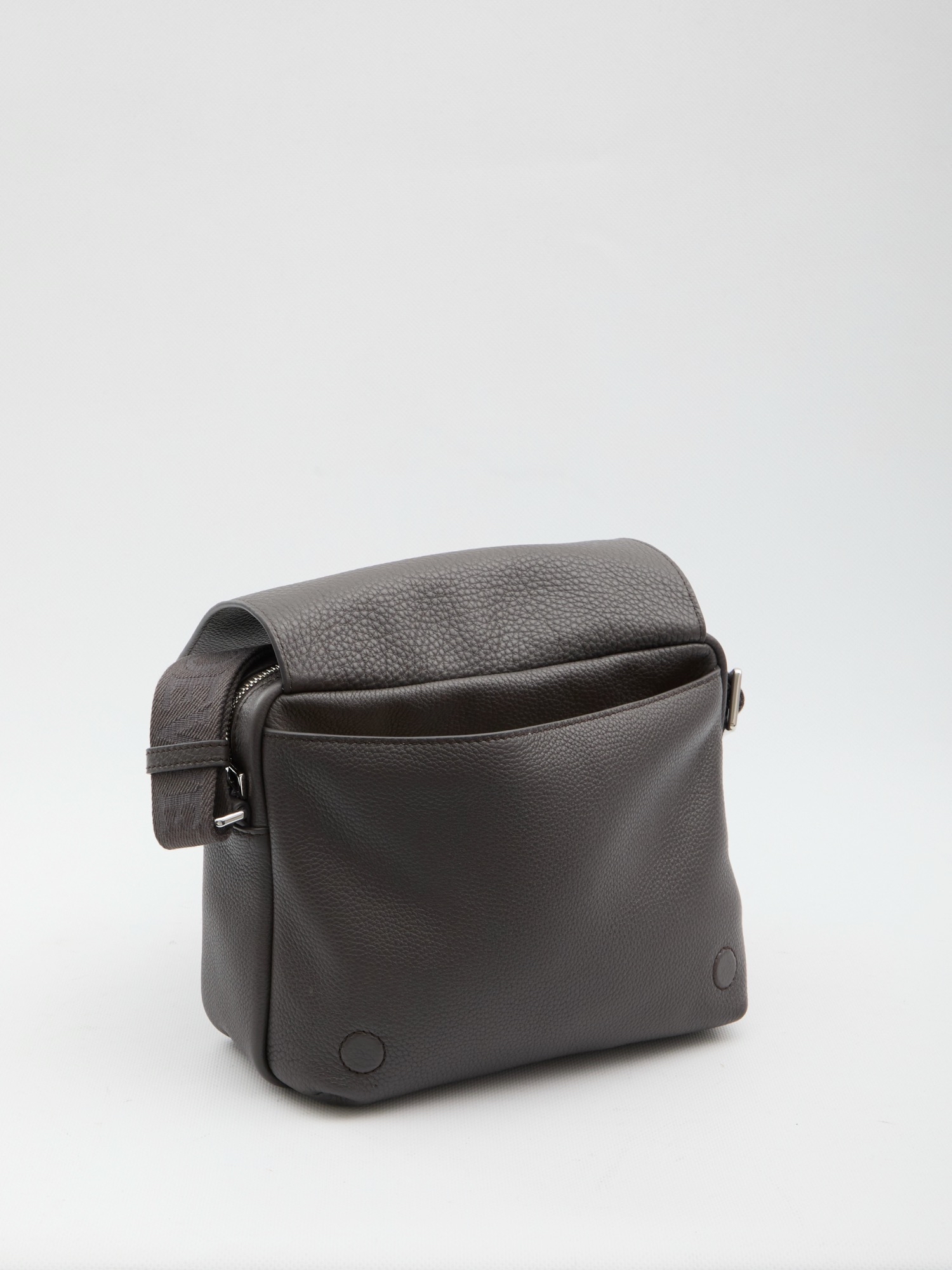 Loewe 男士 Pebble 中号斜挎包均码码中号、23cm*18cm*9cm ¥