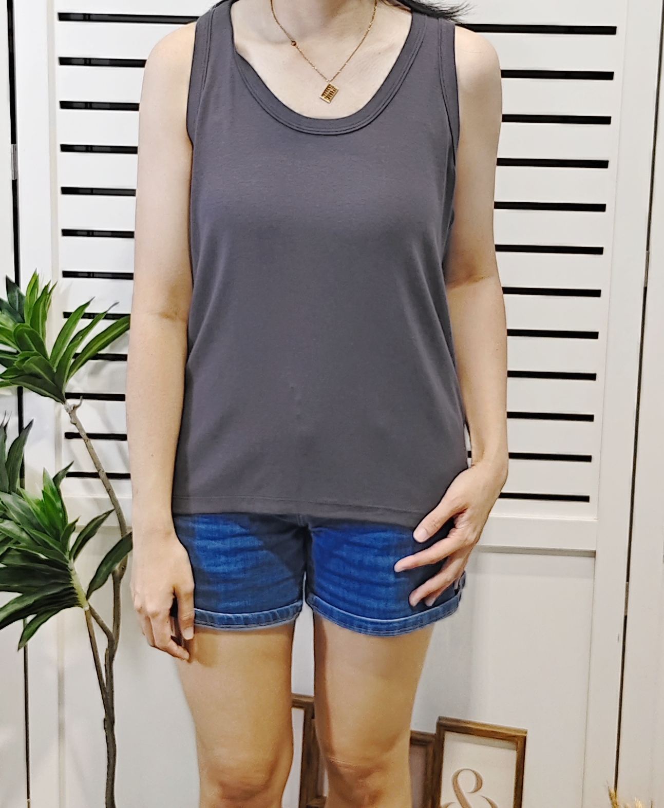 M5067 U Neck Tank Top