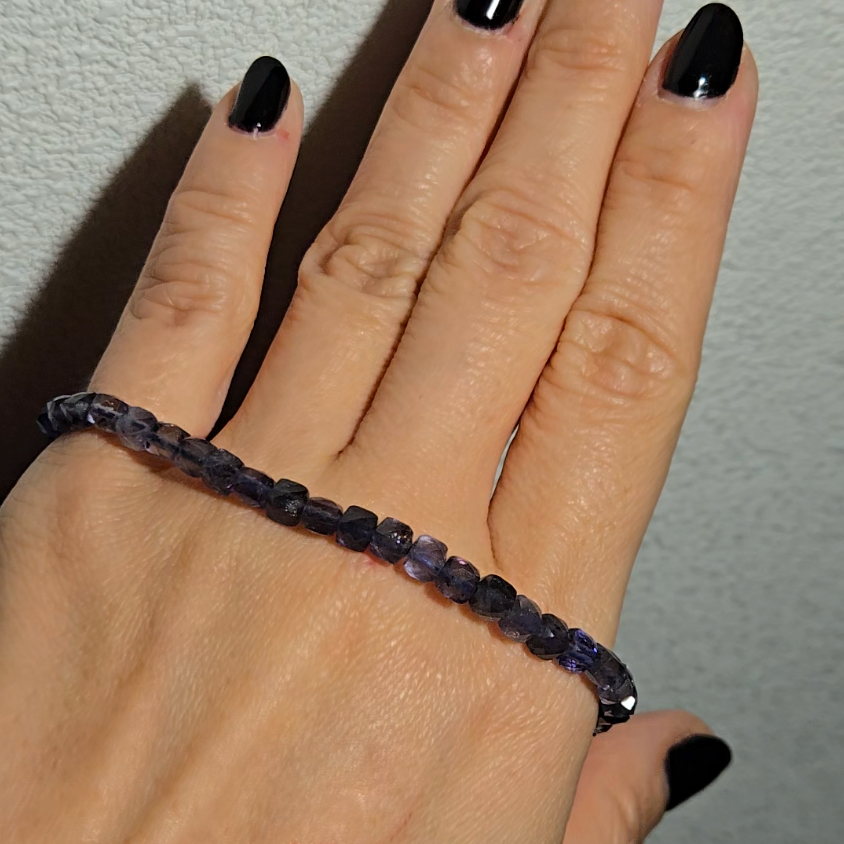 Iolite faceted 4.4mm bead bracelet - JW89