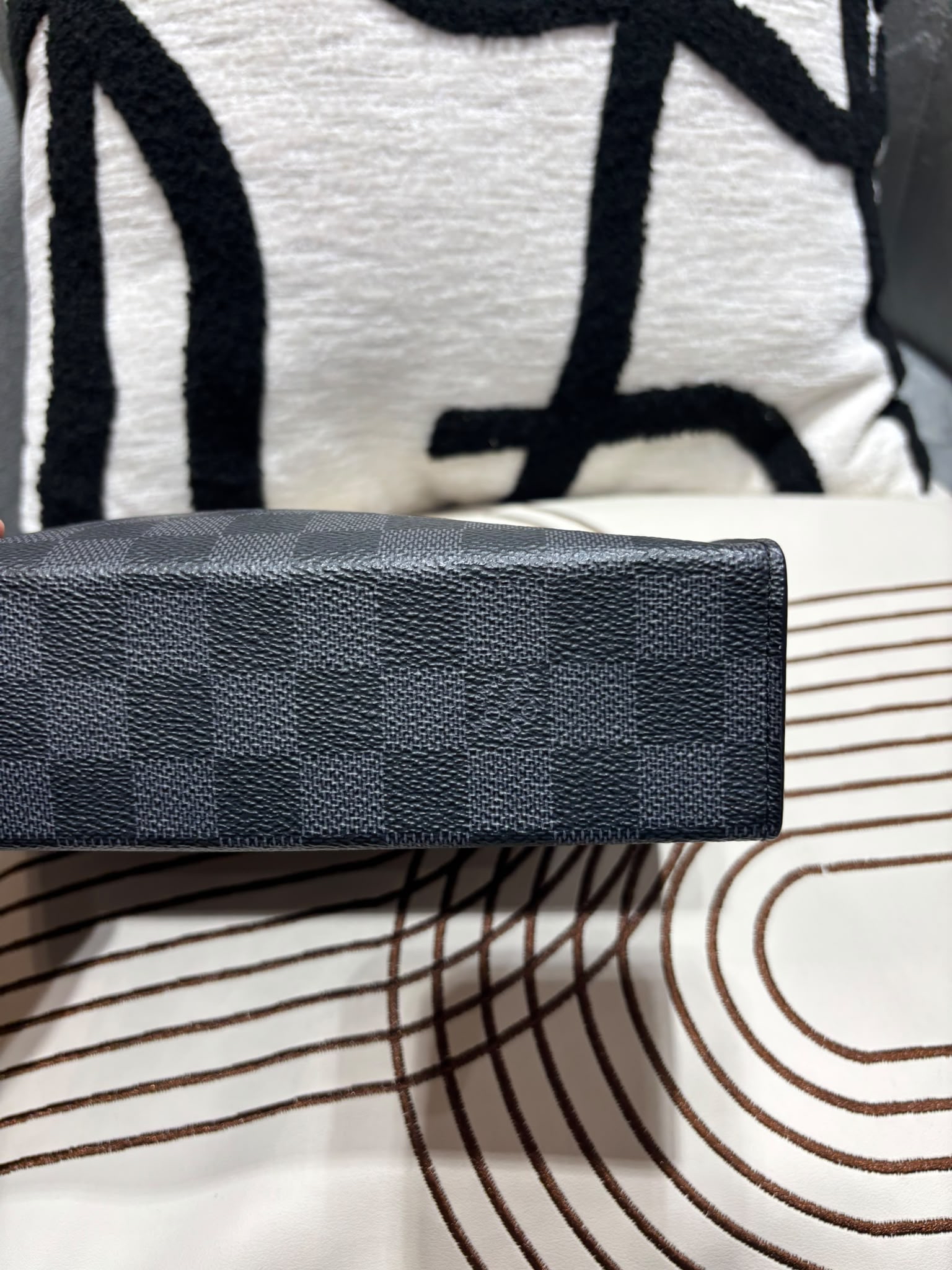 Louis Vuitton LV Pochette Voyage MM 100%Authentic,99%New✅Dust bag