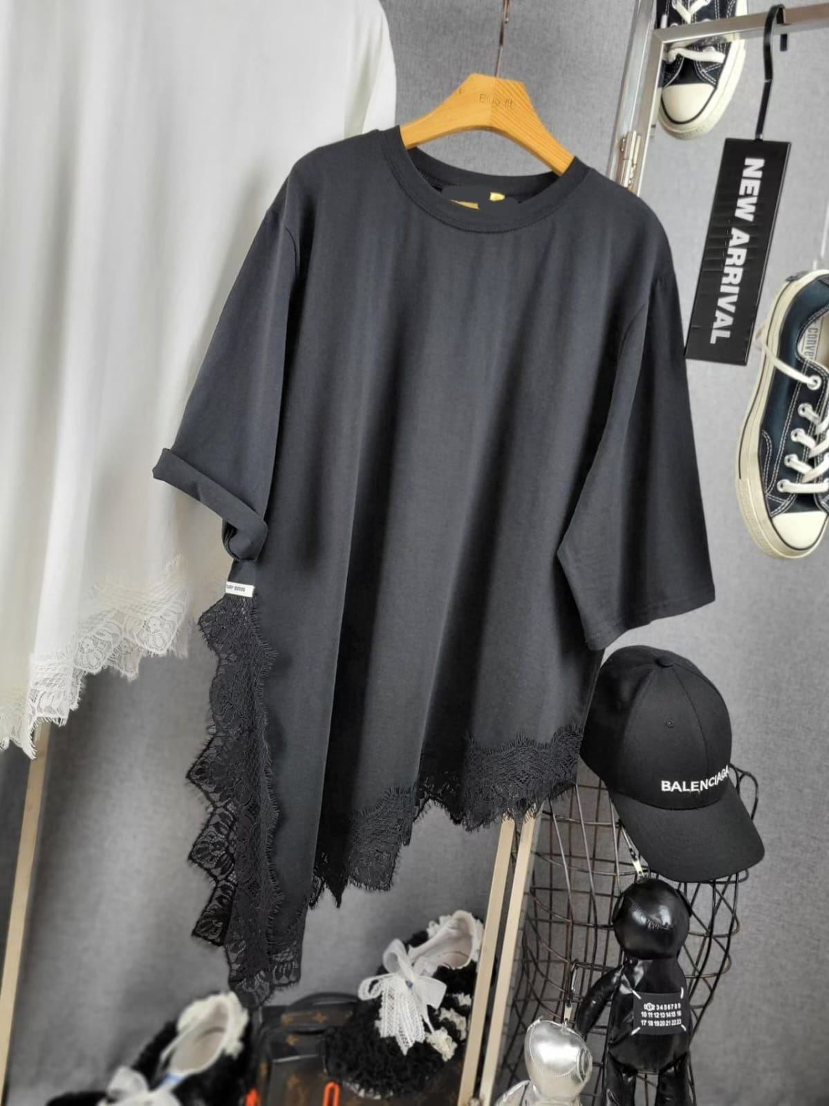 🎀【不規則美學】蕾絲下擺拼色短袖 Tee