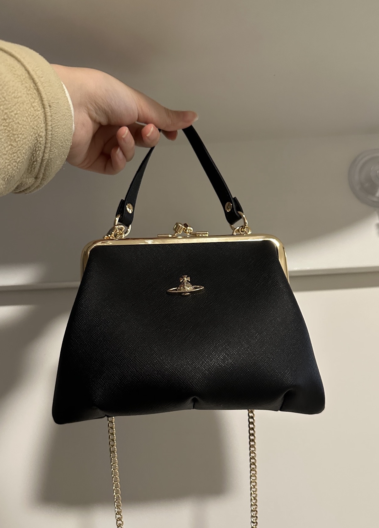訂貨🍒Westwood 牛皮黑金餃子袋  2用！ Size 22x17cm