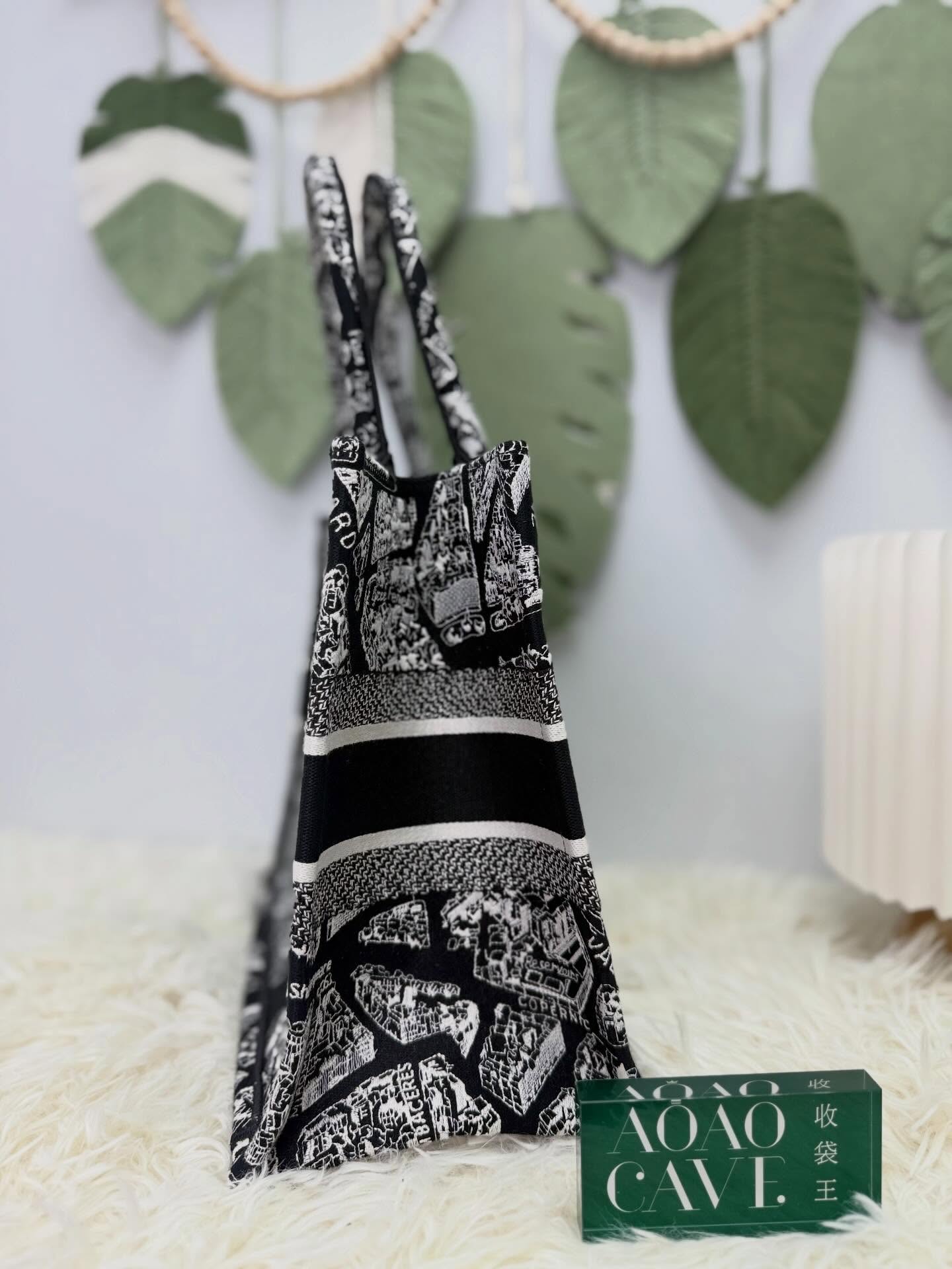 Dior🤍PRE OWNED BOOK TOTE黑色和白色 Plan de Paris 刺繡🖤