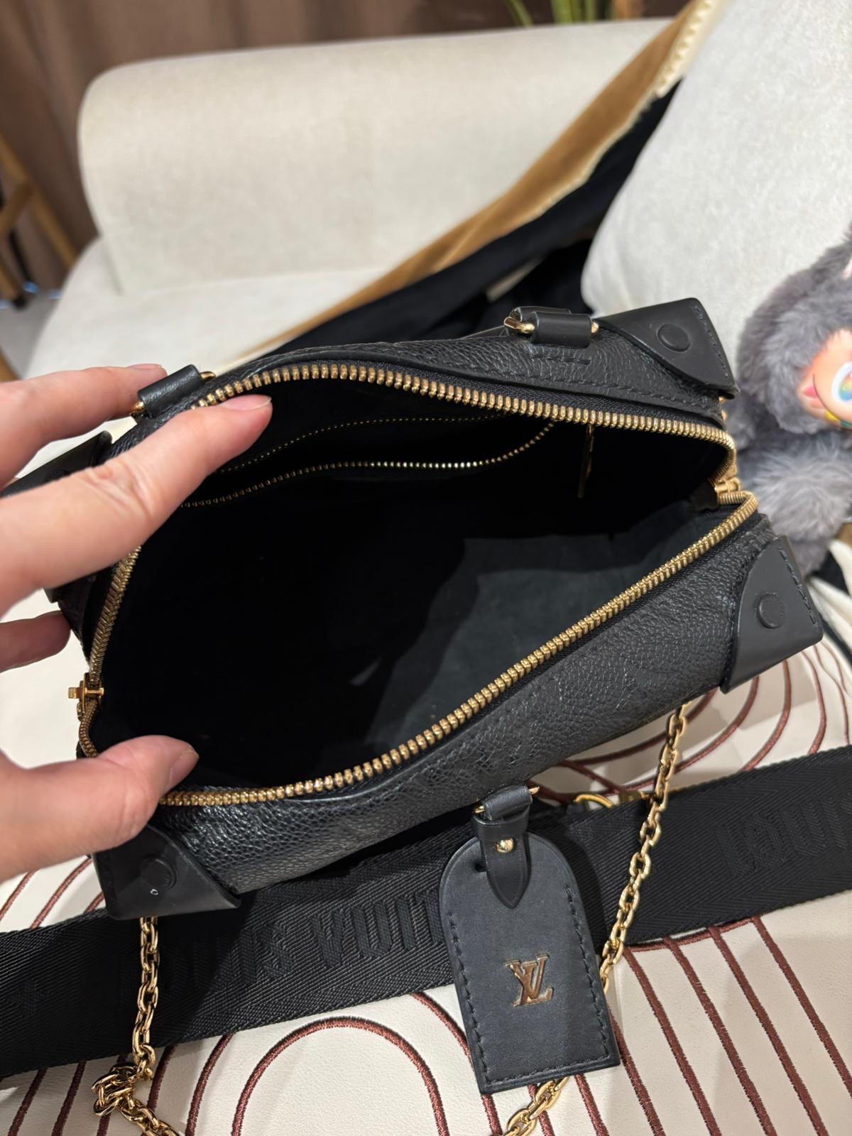 Lv Petite Malle Souple 2 way bag 黑色小牛皮M45393 Monogram Empreinte  100%Authentic,90%new ✅NFC✅肩帶✅Dust bag 