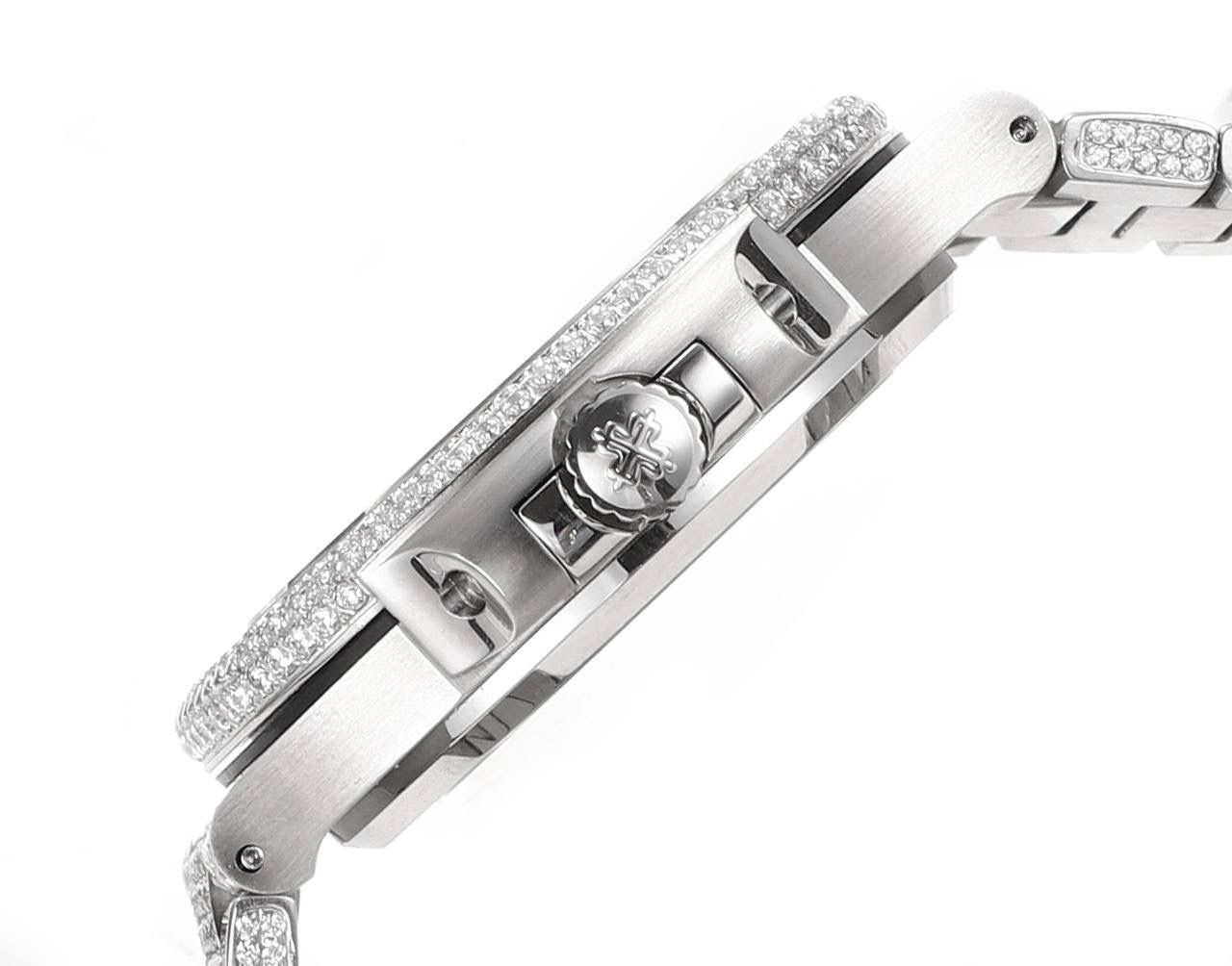 强势来袭！ 超级满天星方钻鹦鹉螺！ 1⃣️升级修正不锈钢表带，部分根据鹦鹉螺不锈钢表带拆解开发，完美贴合！ 2⃣️目前唯一使用圈口和表带方钻无爪镶石工艺，经历无数次的加工工艺，只为做到极致，终于大功告成！ 3⃣️全新订制修正版的Cal.324机芯，机芯摆轮位置与原装一致！深度洗花和刻字，机芯的还原度极高！ 4⃣️指针升级：秒针中心点升级为针轴秒针！ 鹦鹉螺满天星方钻王中王！欢迎您的品鉴！😎💯🌟