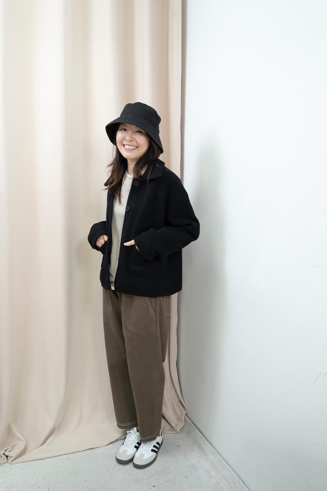 超彈拼色領邊上衣（深米色）