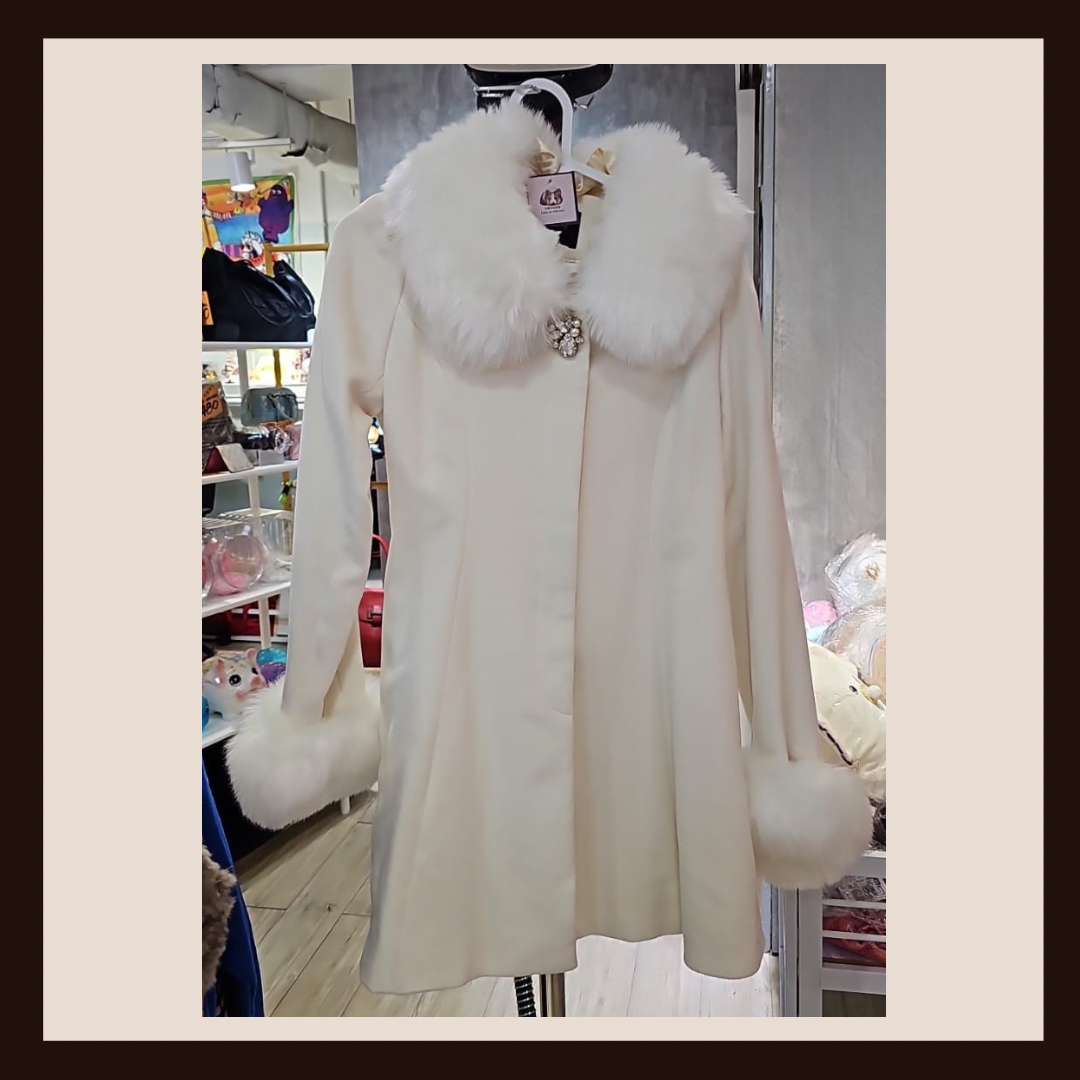 one*way 法式甜美水鑽毛領大衣