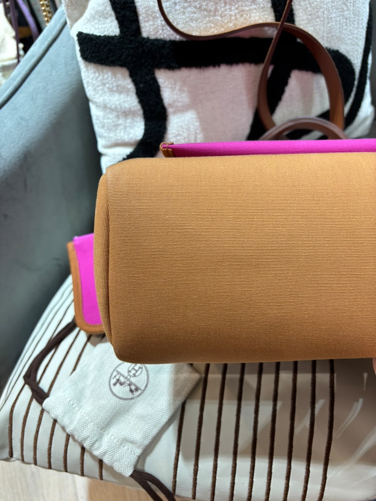 HERMES herbag 31, STAMP Y ,2D Dune ,9I Mangolia 暖沙色 100%Authentic,95%new  ✅收據副本✅key lock ✅dust bag 