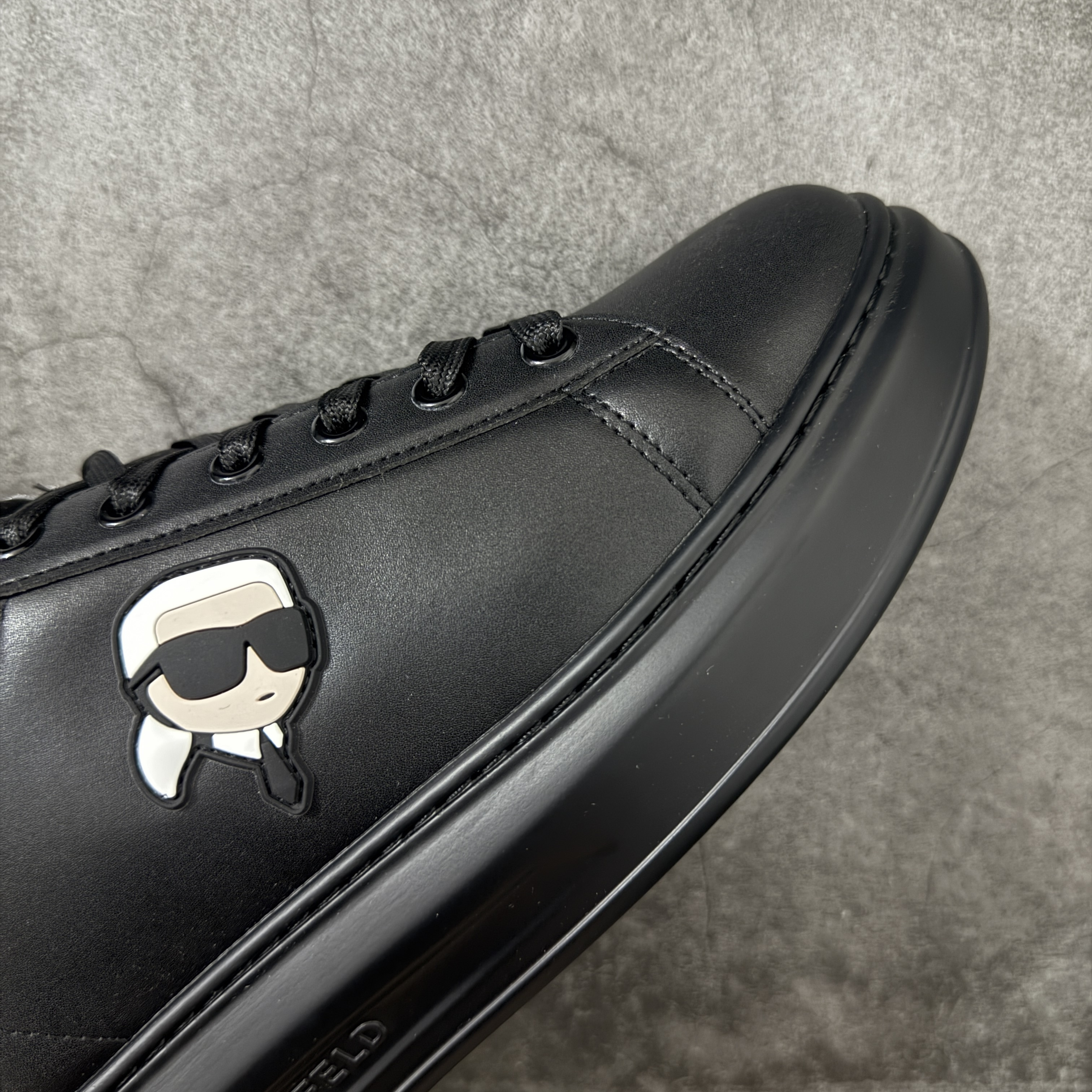 Karl Lagerfeld Kapri Ikonic