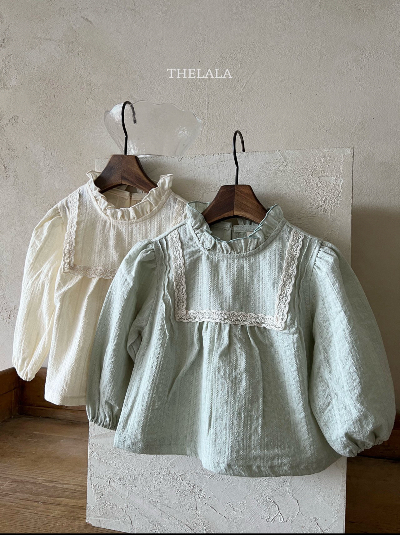 🌸預訂 韓國直送🌸🇰🇷THELALA兩色蕾絲花邊領長袖上衣