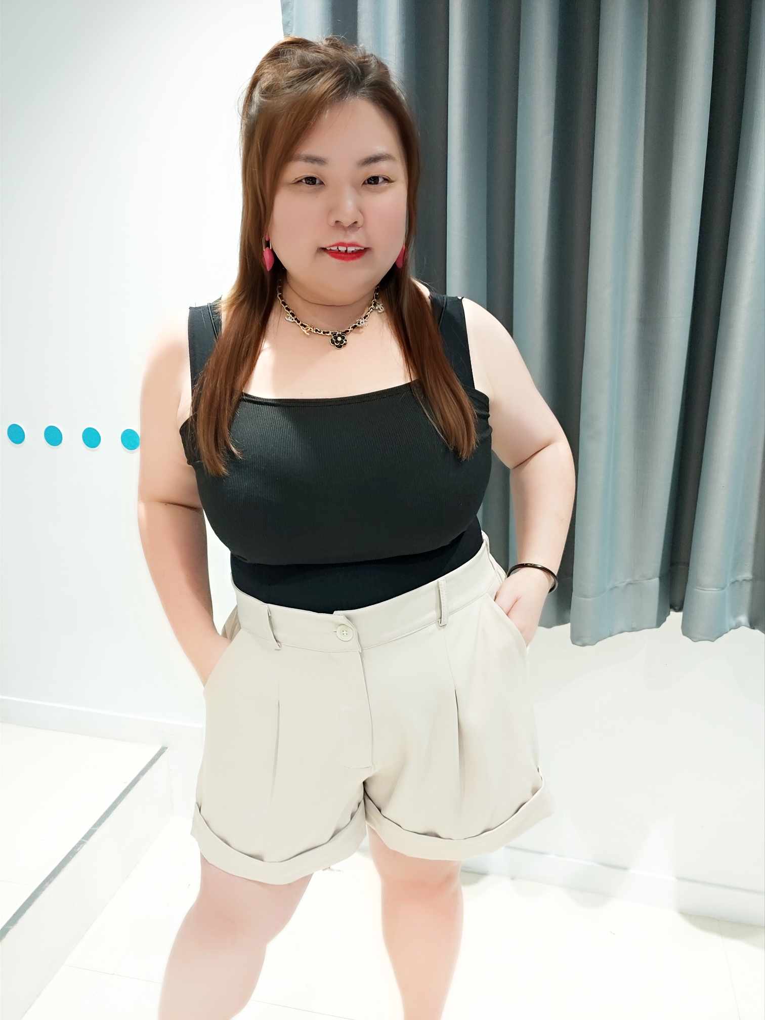 DSB05 褶裤脚简约设计短裤