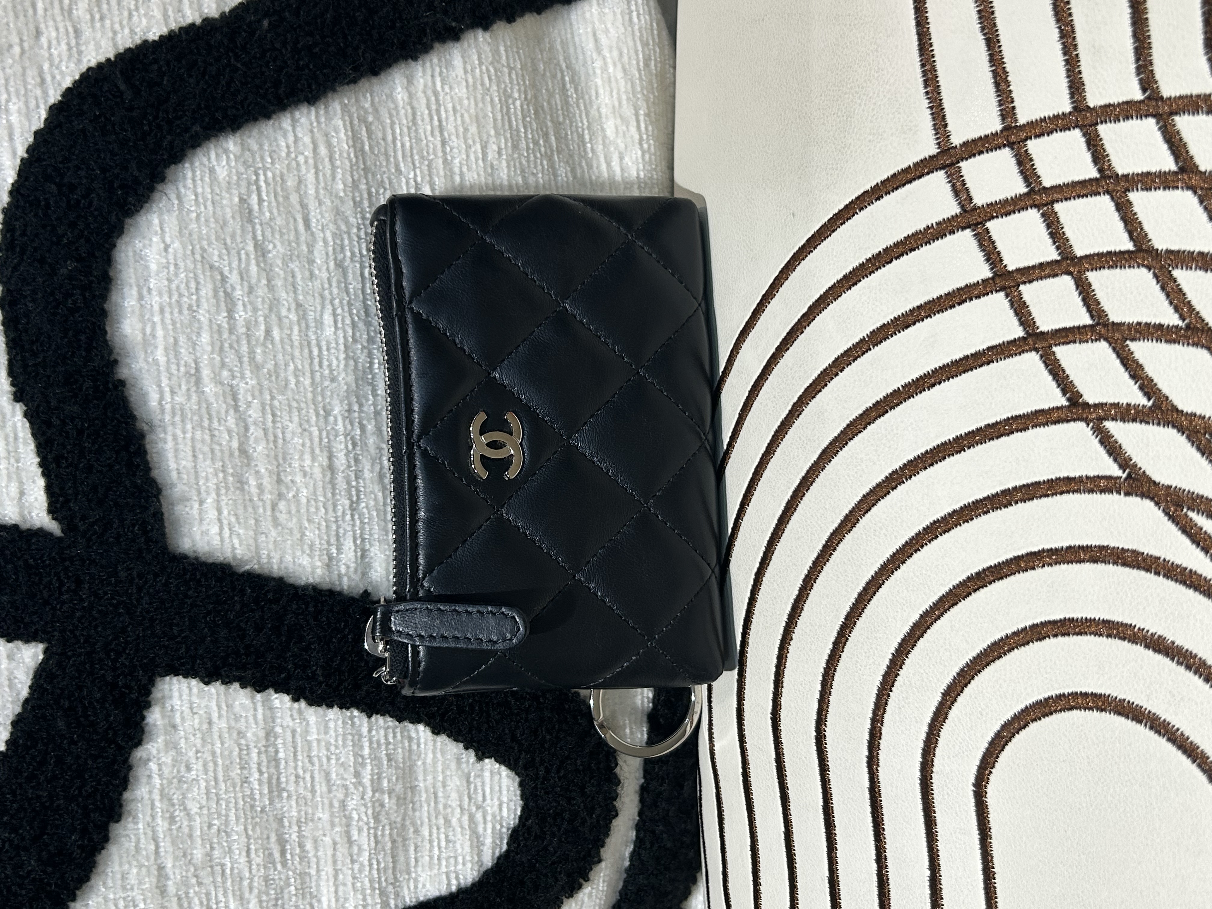 Chanel Classic CC Zip Pouch 小牛皮 100%Authentic, 98%New ☑️17Card☑️Box