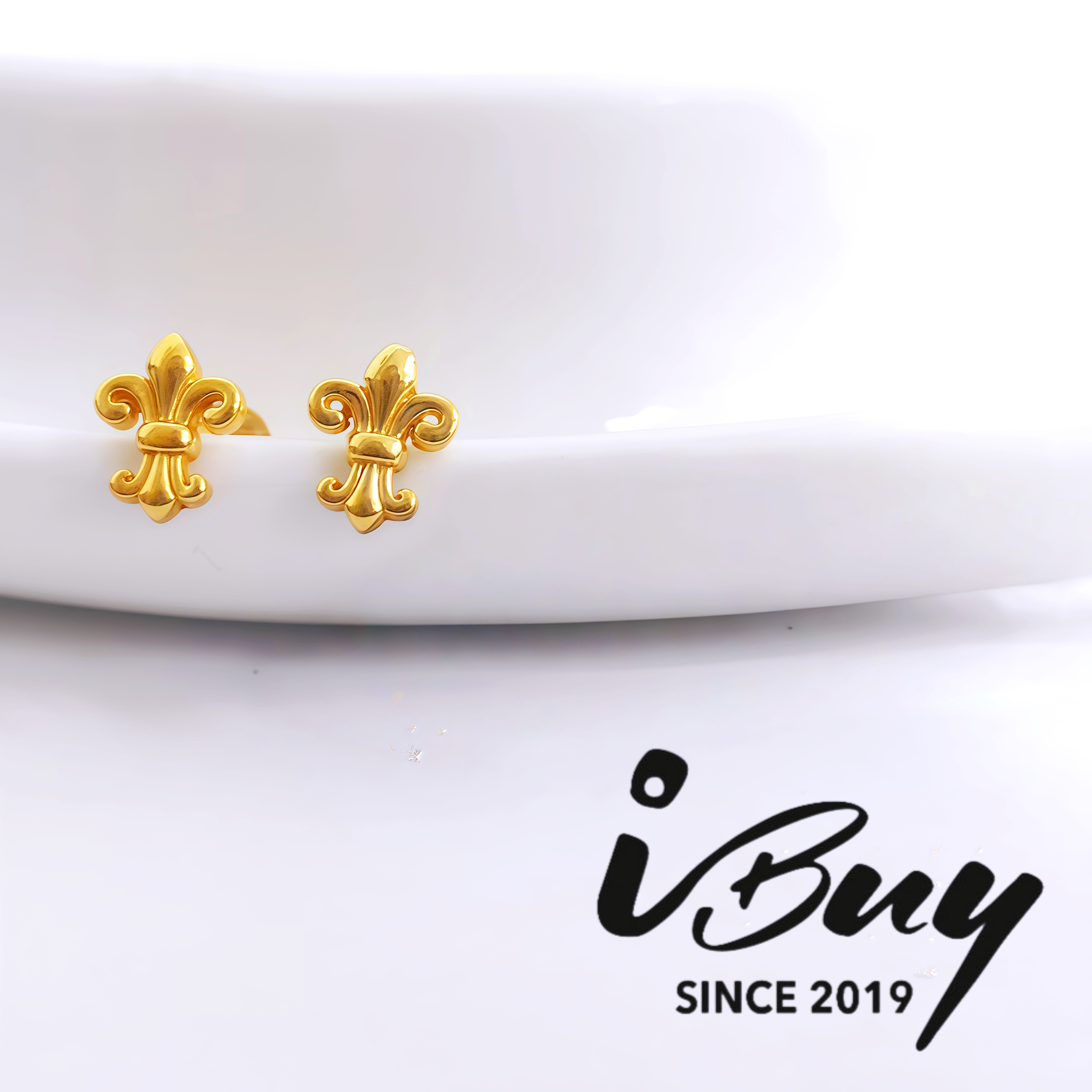 916 GOLD IRIS EARRING 916 金 鸢尾花耳针