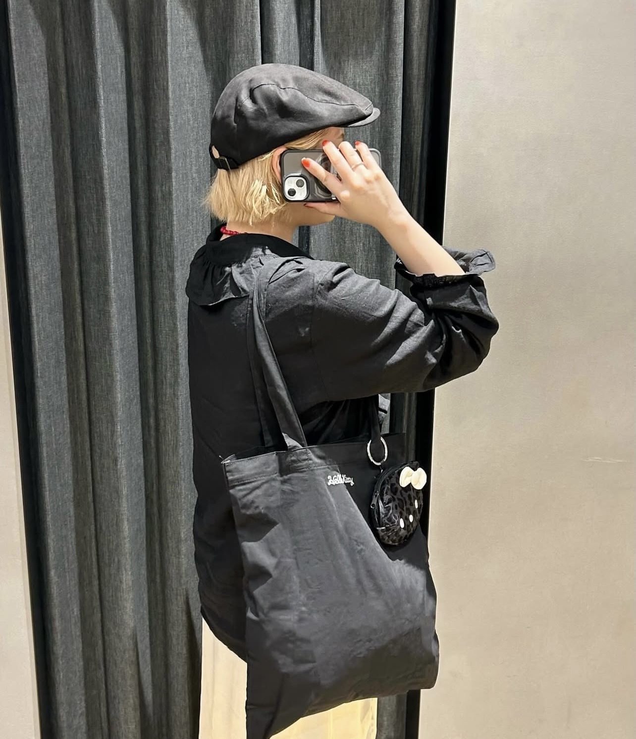 🎌日本直送🎌 Hello Kitty x Lowrys Farm 臉型收納包附環保袋 