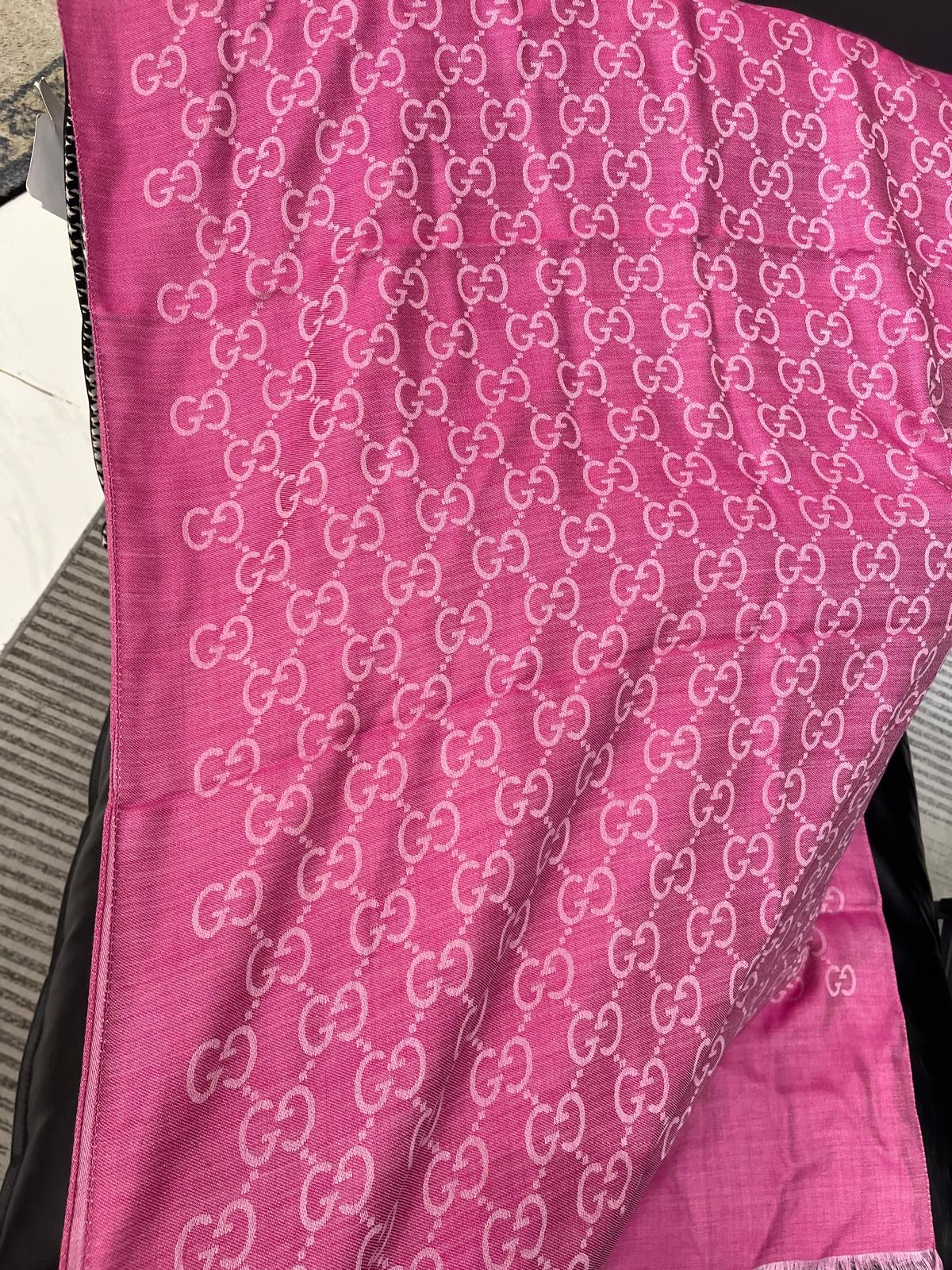 未使用品 Gucci scarf 羊毛頸巾 100%Authentic unused 