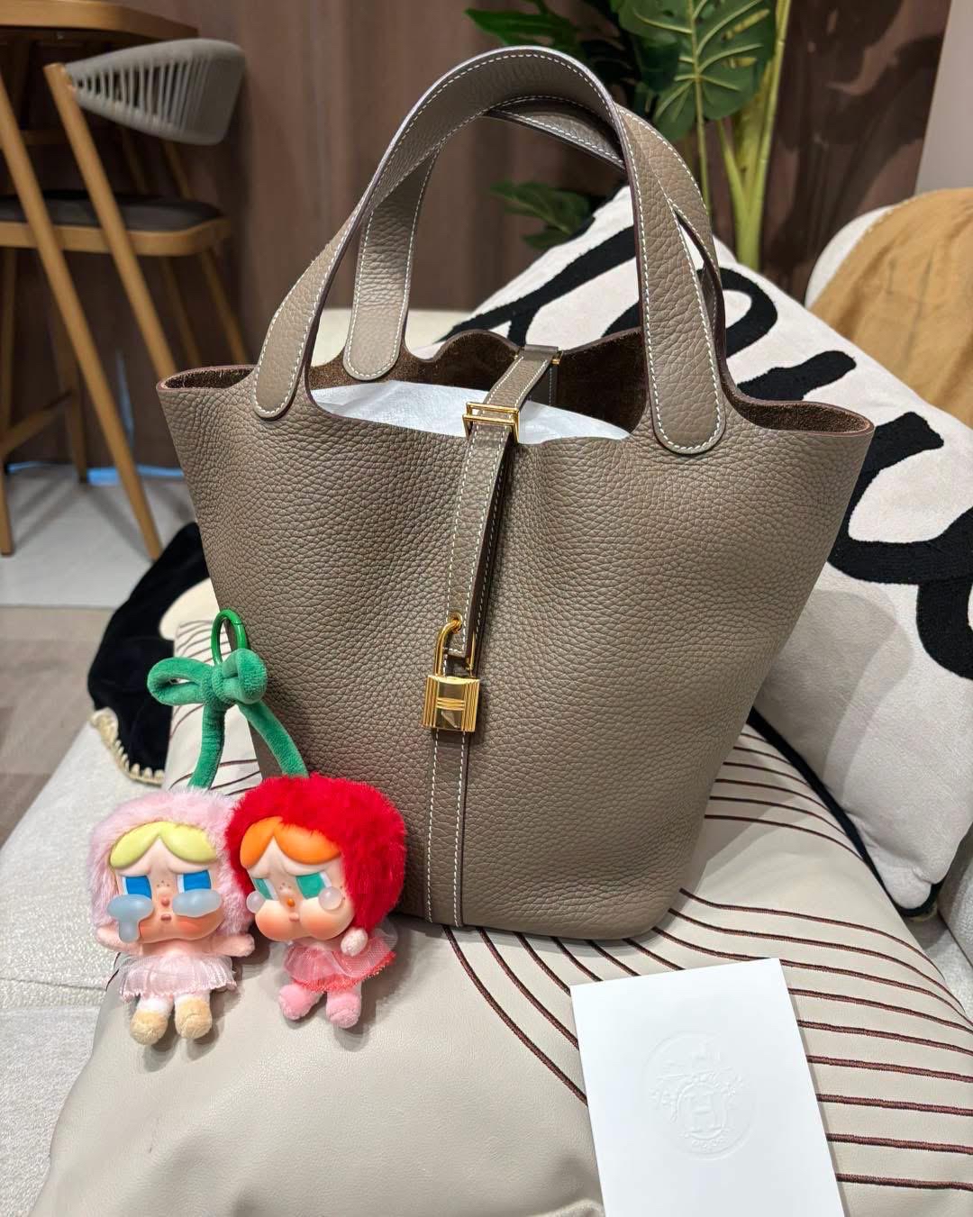 未使用品 Hermes picotin 22, Stamp W 大象灰金扣100%Authentic,Unused未使用品  ✅收據✅key lock ✅dust bag ✅box