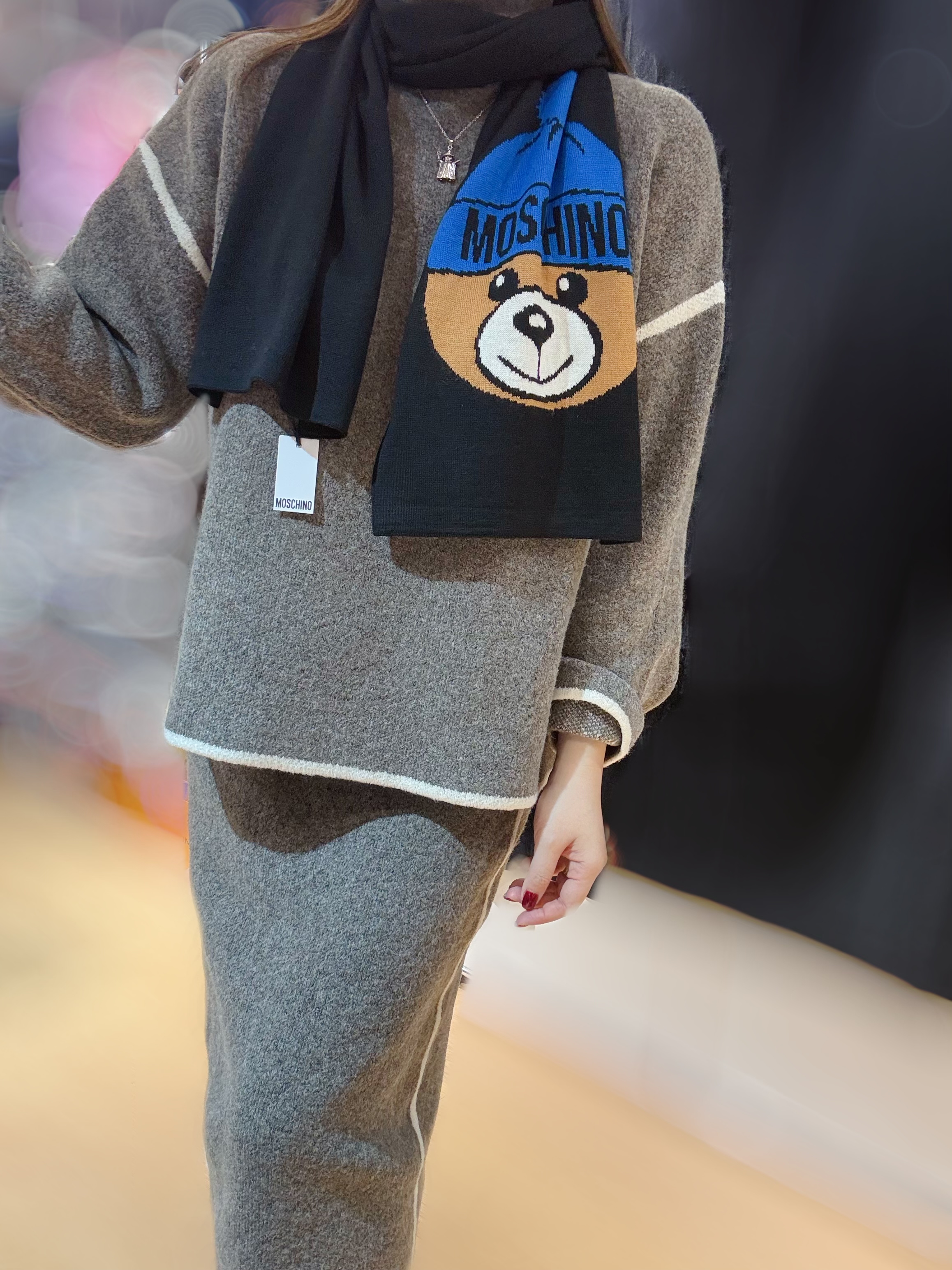 Moschino scarf 30635 bear/hat/blk