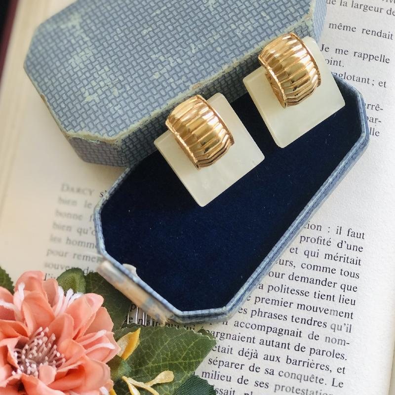 C.a. 1980s Levy-Martell Pearlized Square Resin Statement Clip Earrings on Original Card (MT1816-9)