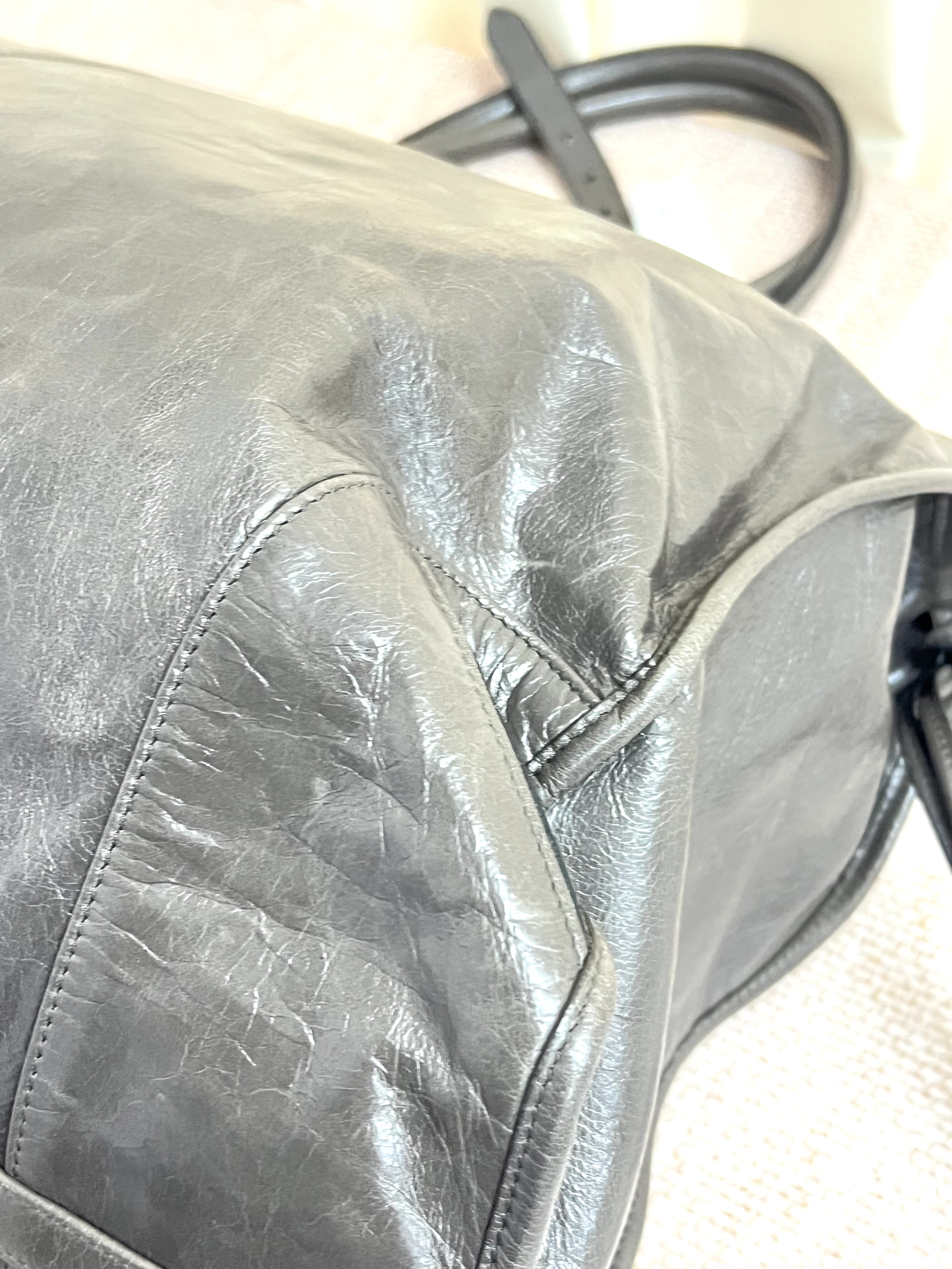 Pre-Owned PRADA Bonnie Antiqued Leather Tote Bag / Product Code: 26042208