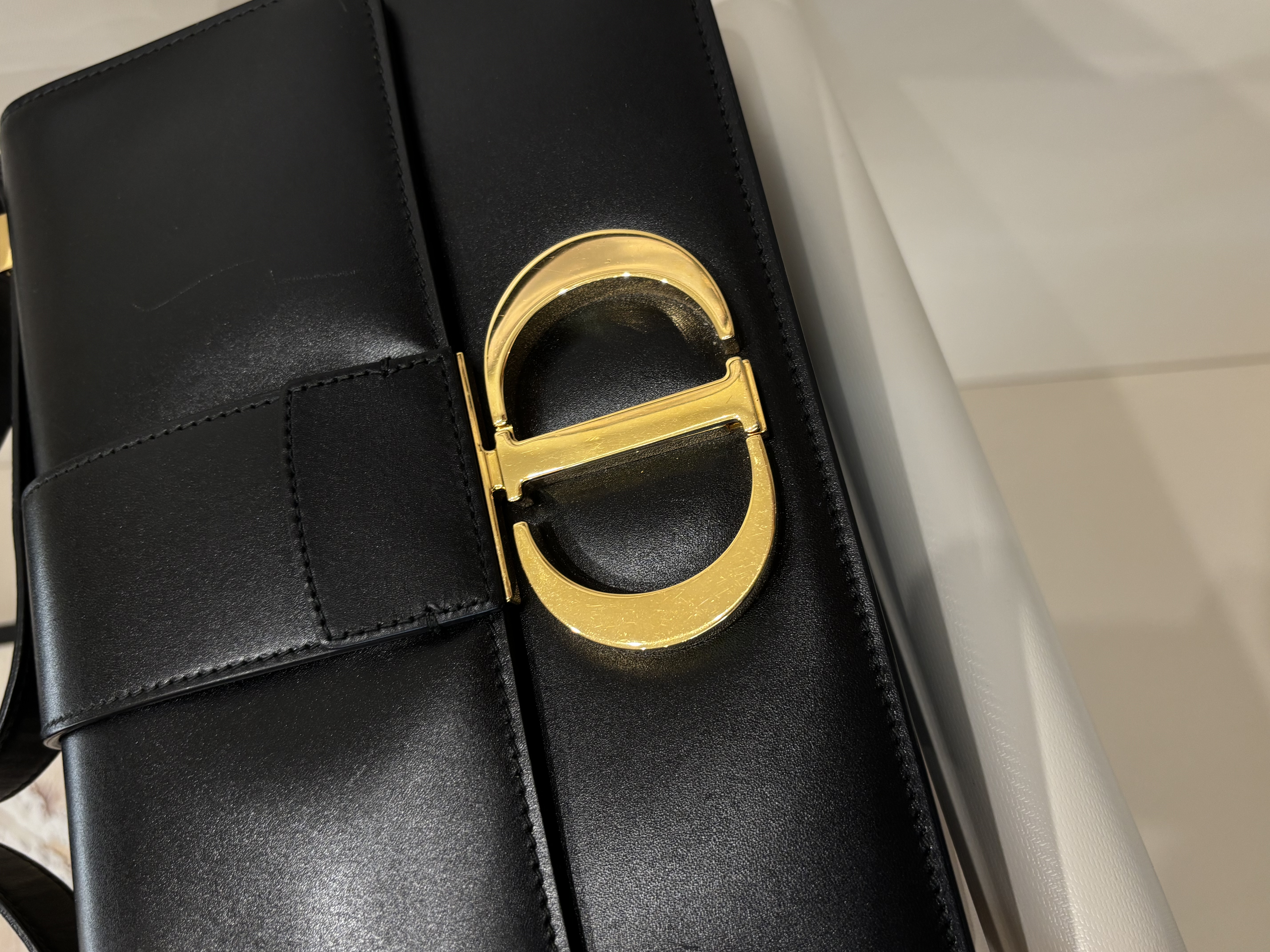 Dior Montaigne 30 Crossbody Bag 黑金 100%Authentic, 90%New ✅ certificate