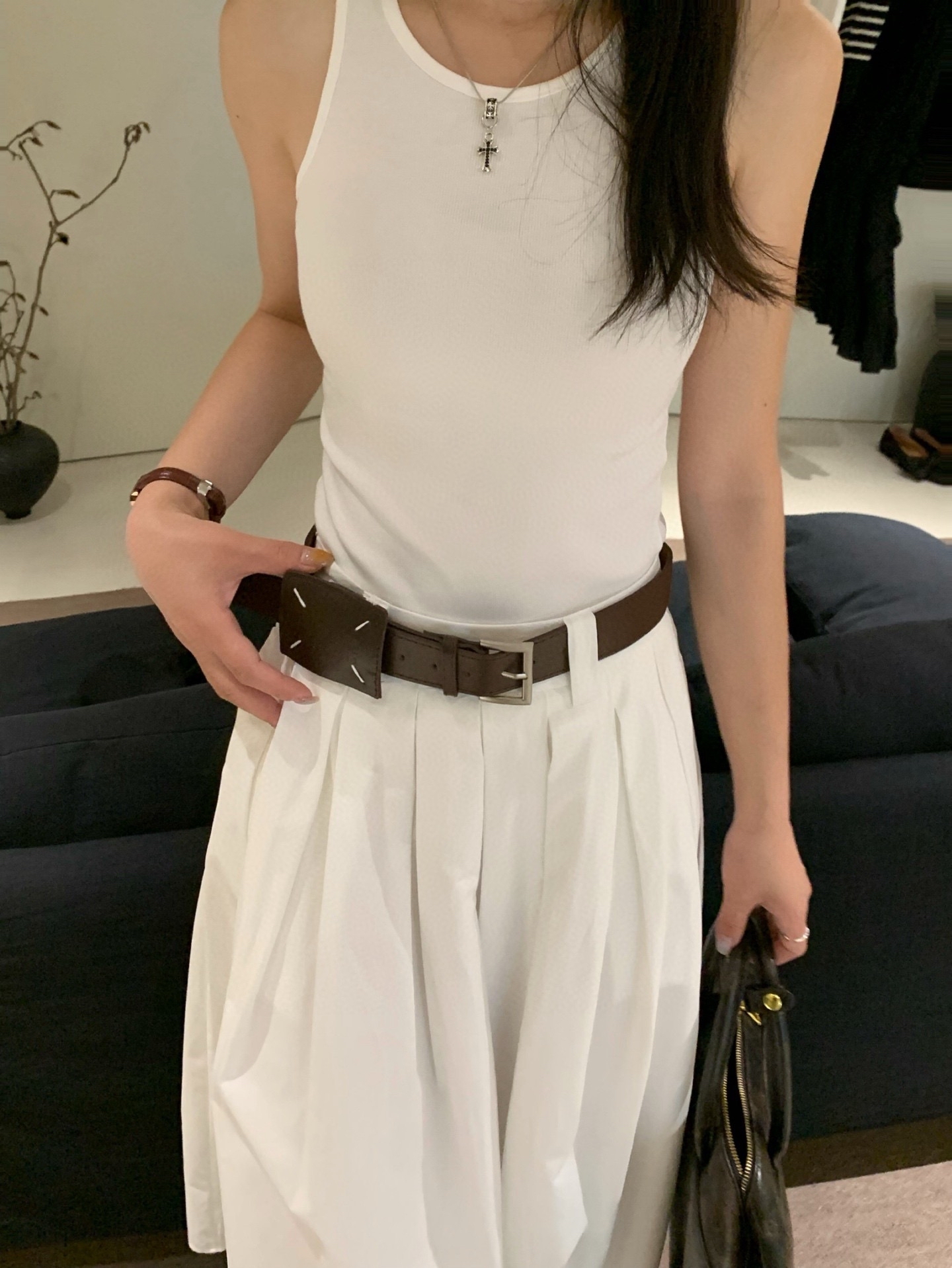 Victoria Tank Top + A-line Pleated Maxi Skirt 极简风圆领背心+百褶大摆半身裙两件套(附送腰带) (3 Colours)