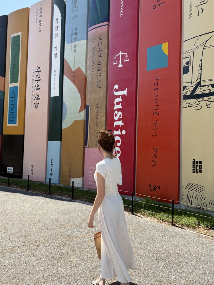 Elea Ribbed Flowy Dress (Ivory)