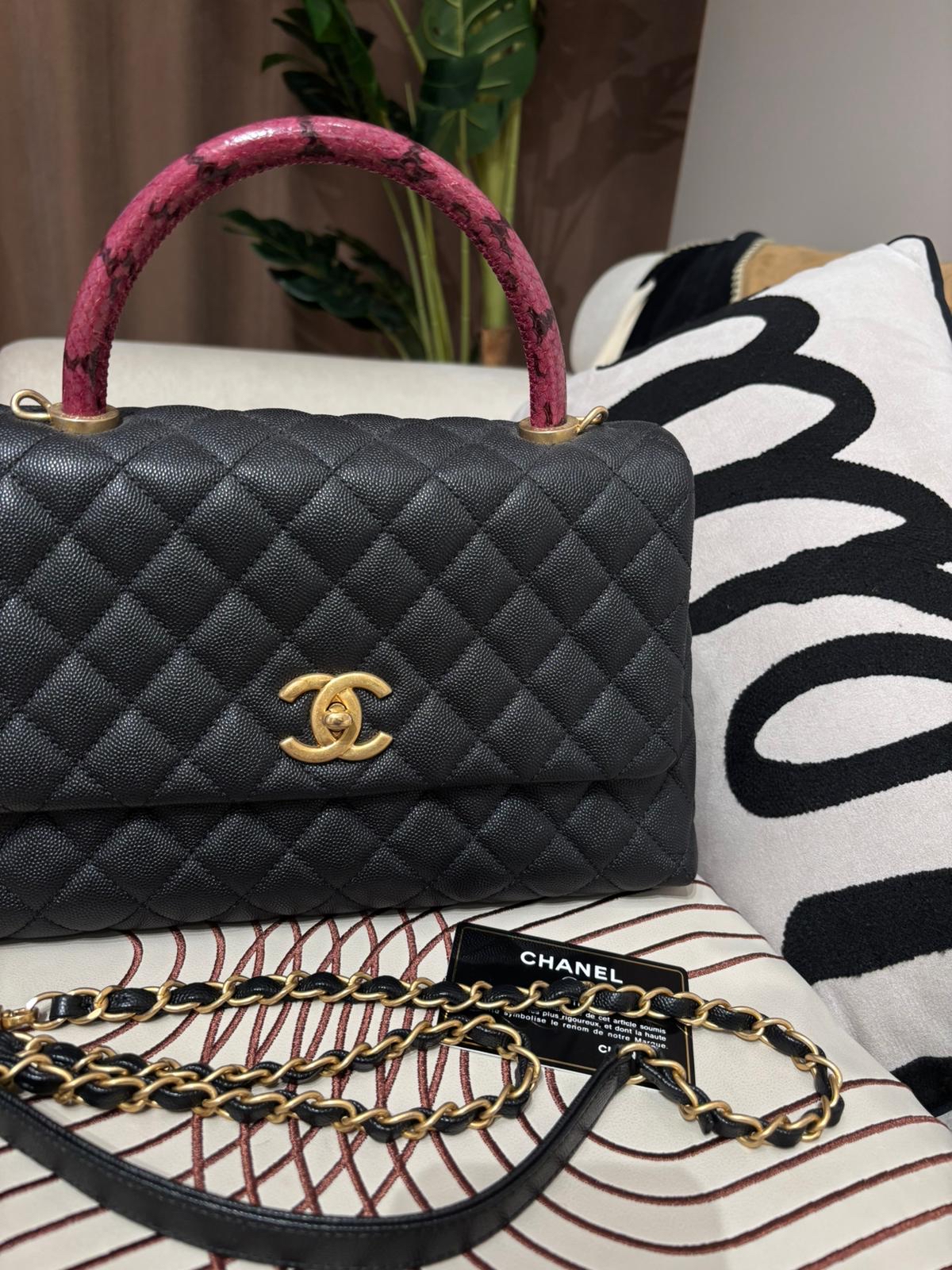 Chanel coco handle medium 黑色荔枝牛皮復古金扣，絕版罕有蛇手柄 100%Authentic, 98%new ✅26card ✅dust bag ✅box 