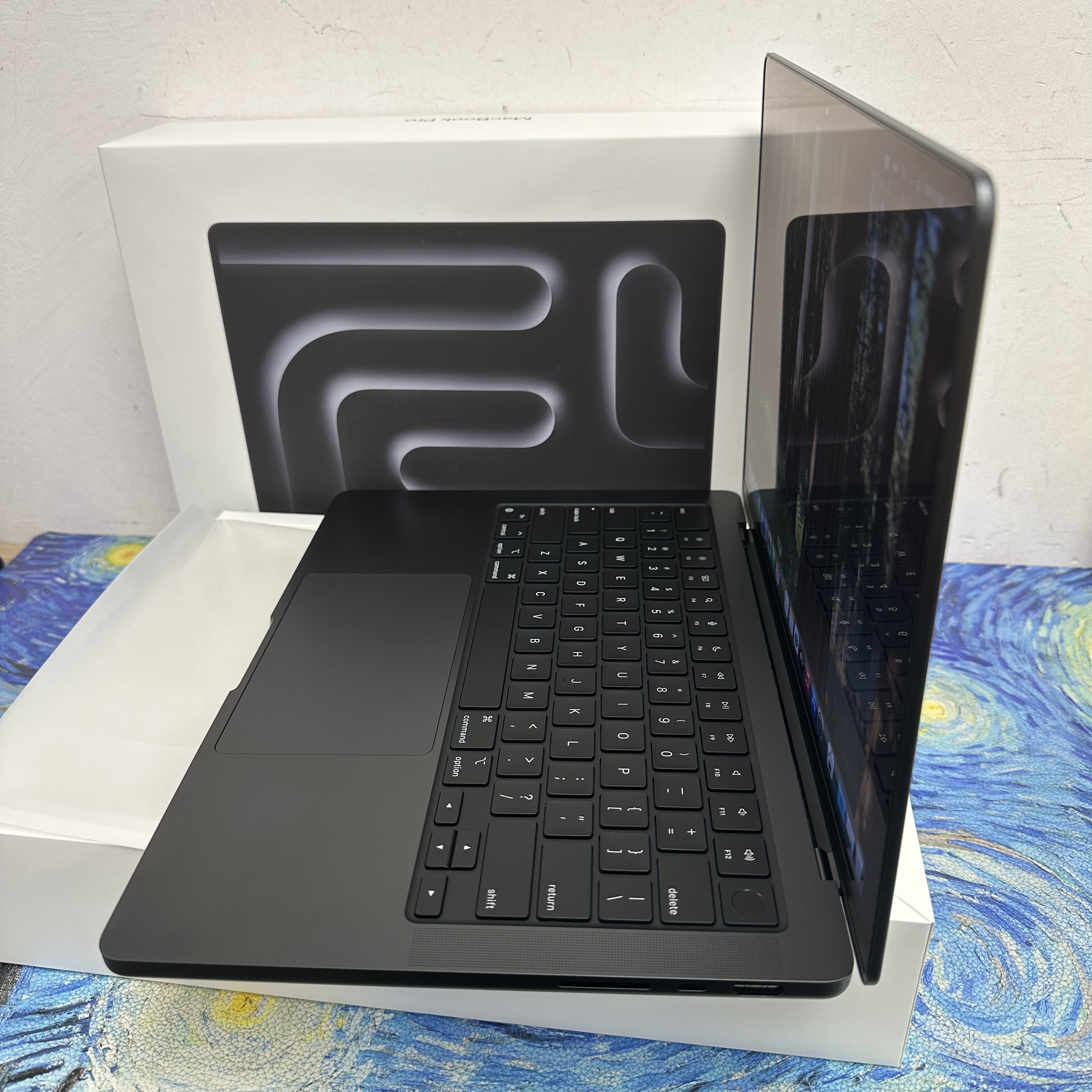 #5986 全新質素 Apple MacBookPro M4 2024 M4 CPU/16GB Ram/512GB SSD/10核心GPU/Liquid Retina XDR Mon/14吋/黑色 / IOS / Movie / Netflix / YouTube / Work / office/ Ai / 