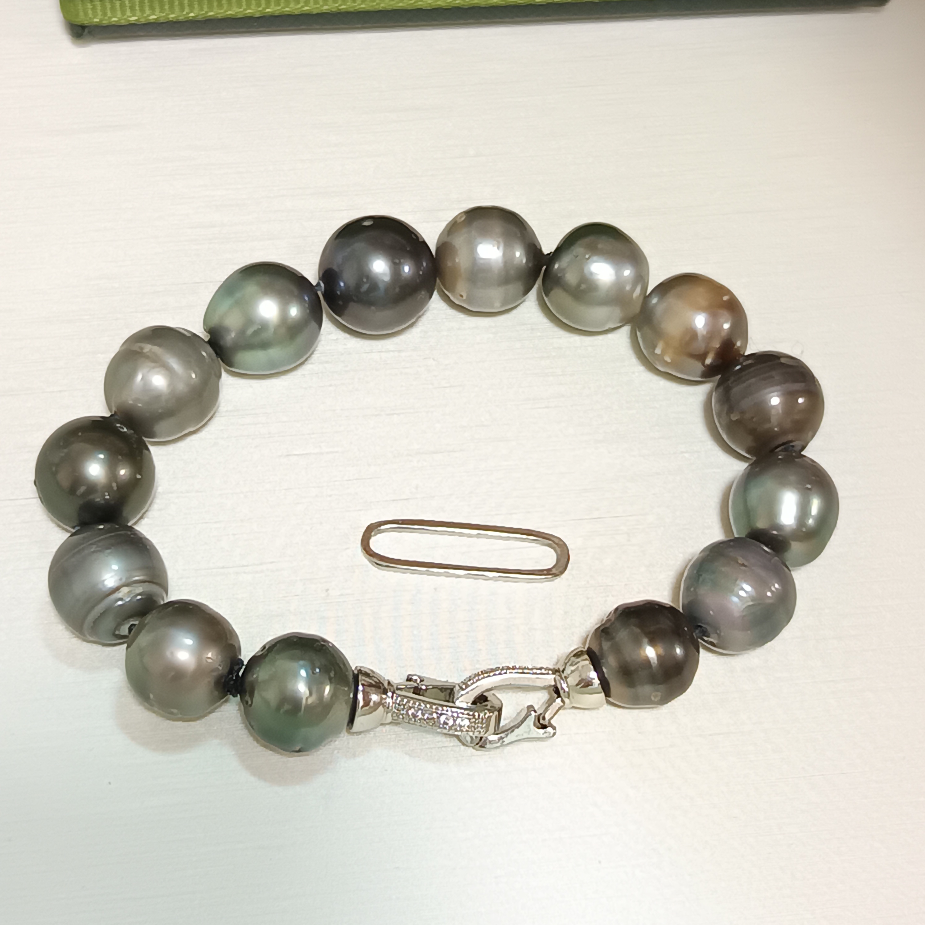 特價品‼️近圓強光微巴大溪地海水珍珠注白金扣手鍊