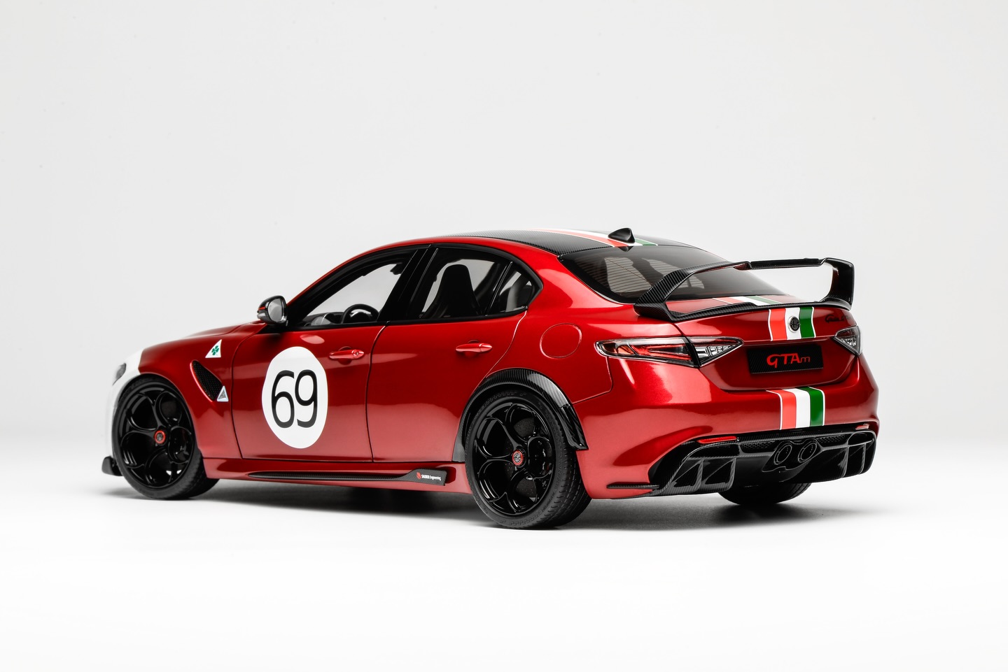 *READY STOCK MOTORHELIX 1/18 Alfa Romeo Giulia GTAm Diecast model Red Italy Livery #69