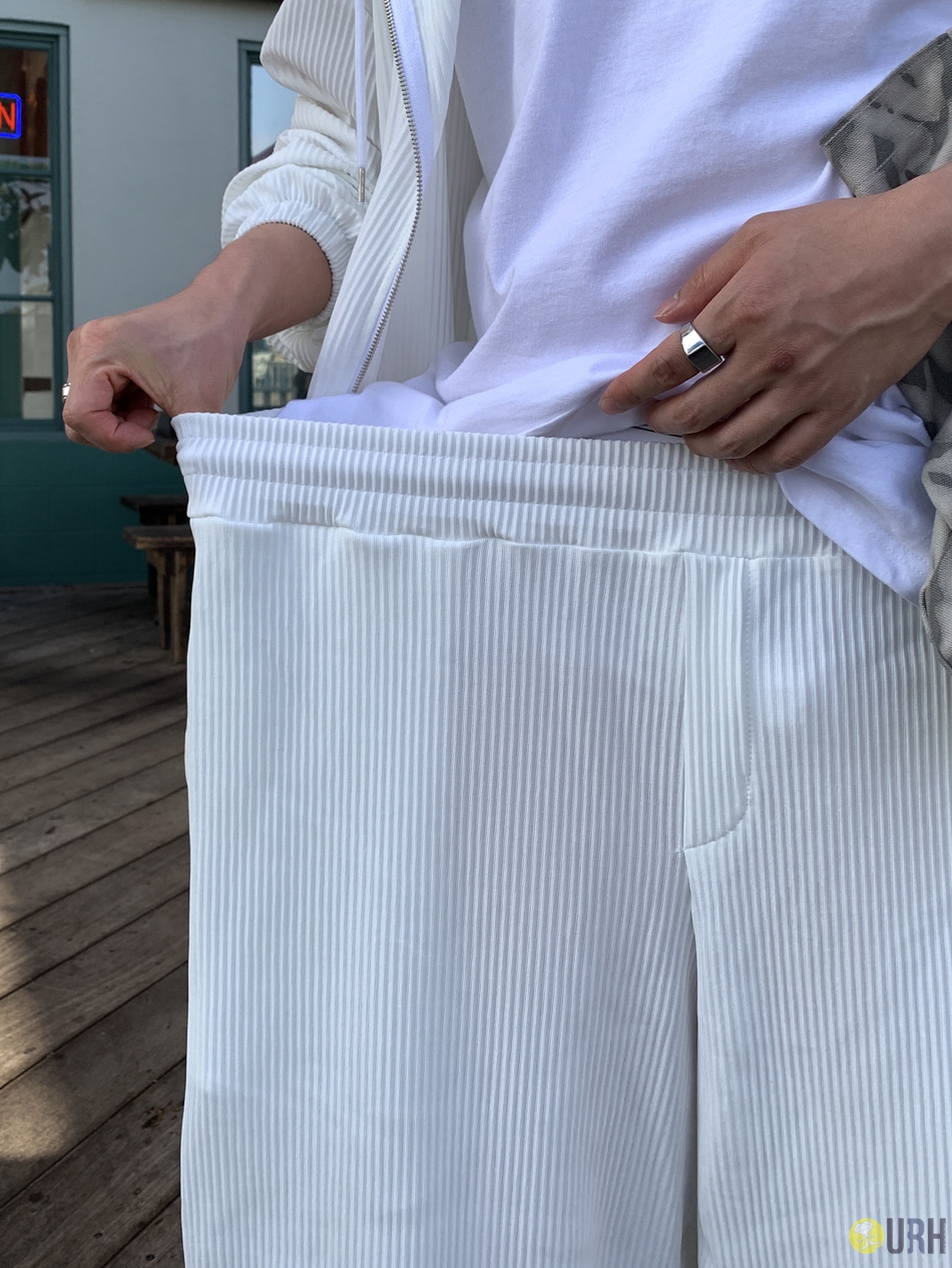【100%保證韓國直送】韓系涼感細褶 Pleats 雙向拉鍊連帽衫 + 百慕達闊褲套裝 🧥 [2 color] RL114976