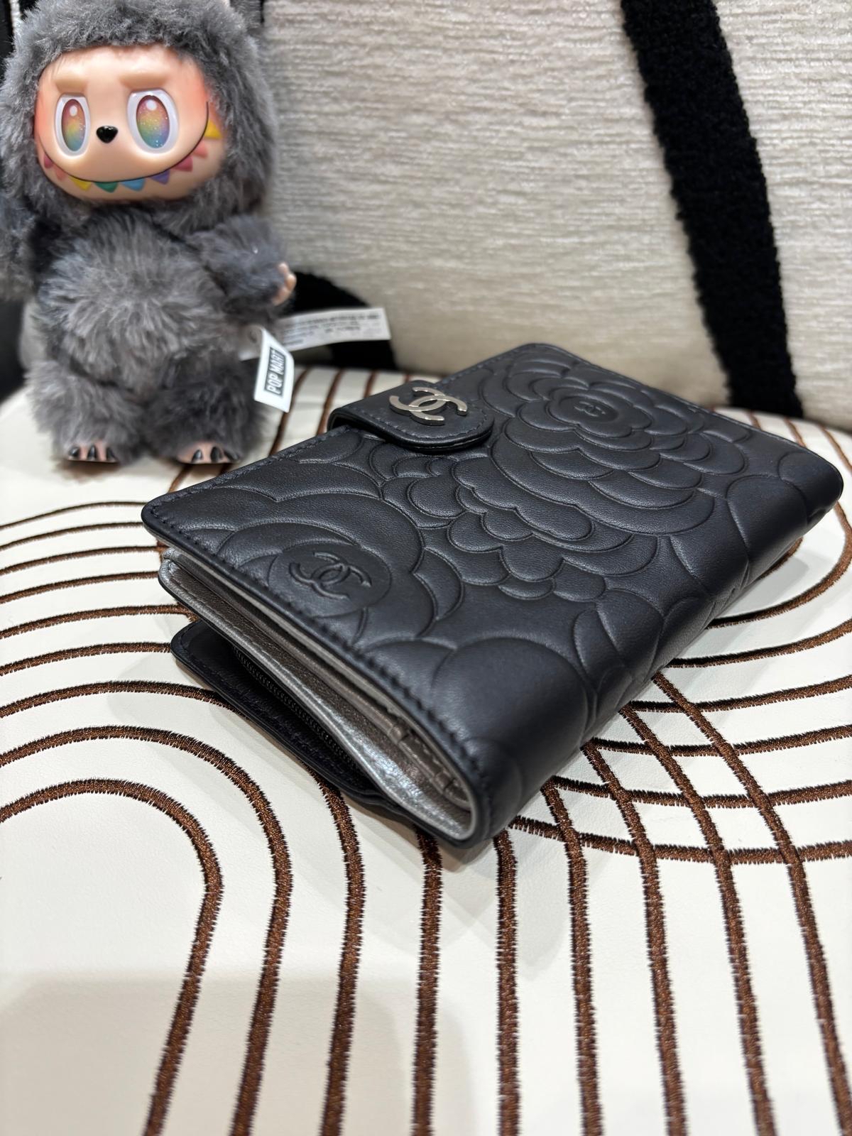 Chanel Camellia Wallet 黑色山茶花中銀包100%Authentic, 98%New ✅15Card ✅Box