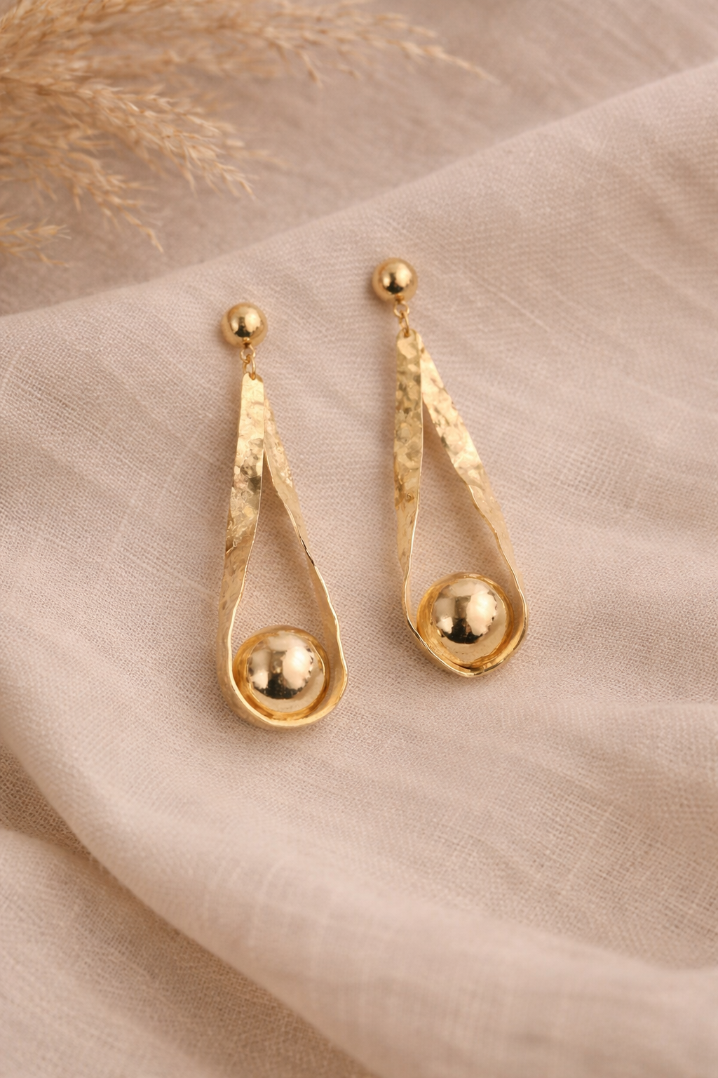 Larmes d’Or Stud Earrings