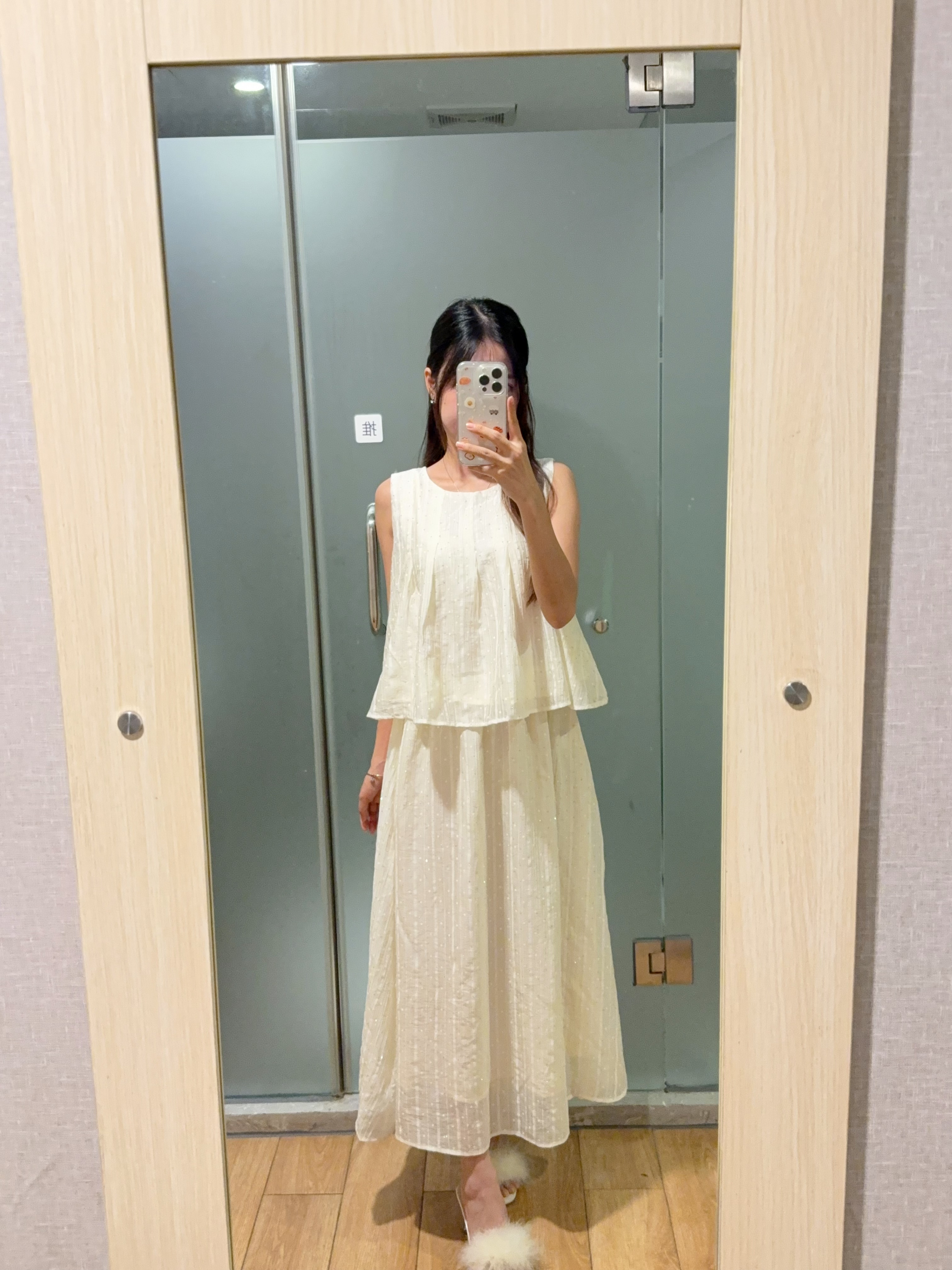 气质温柔风烫钻背心上衣+半身长裙两件套 R2979