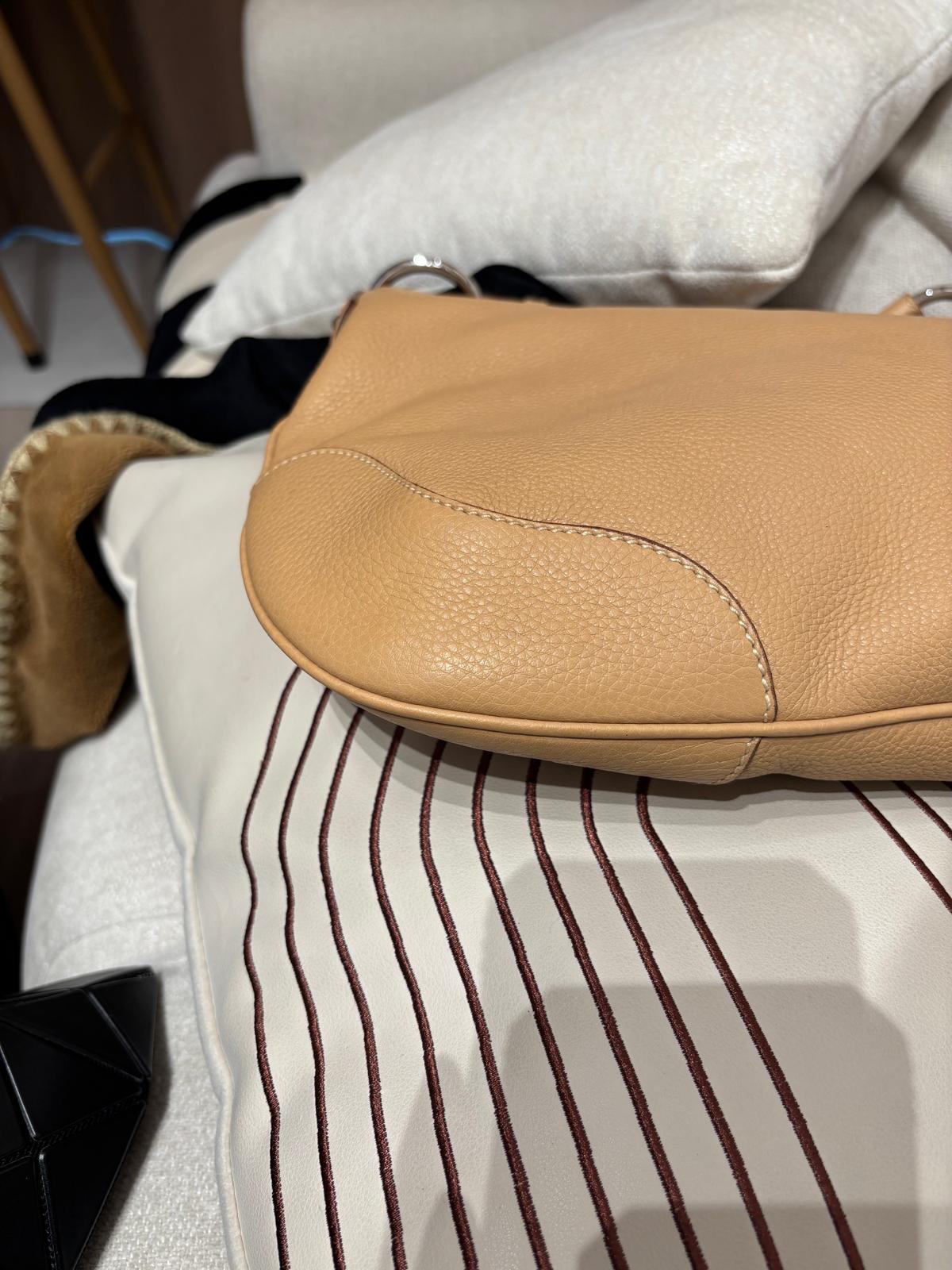 Prada hobo calfskin 100%Authentic,98%new 