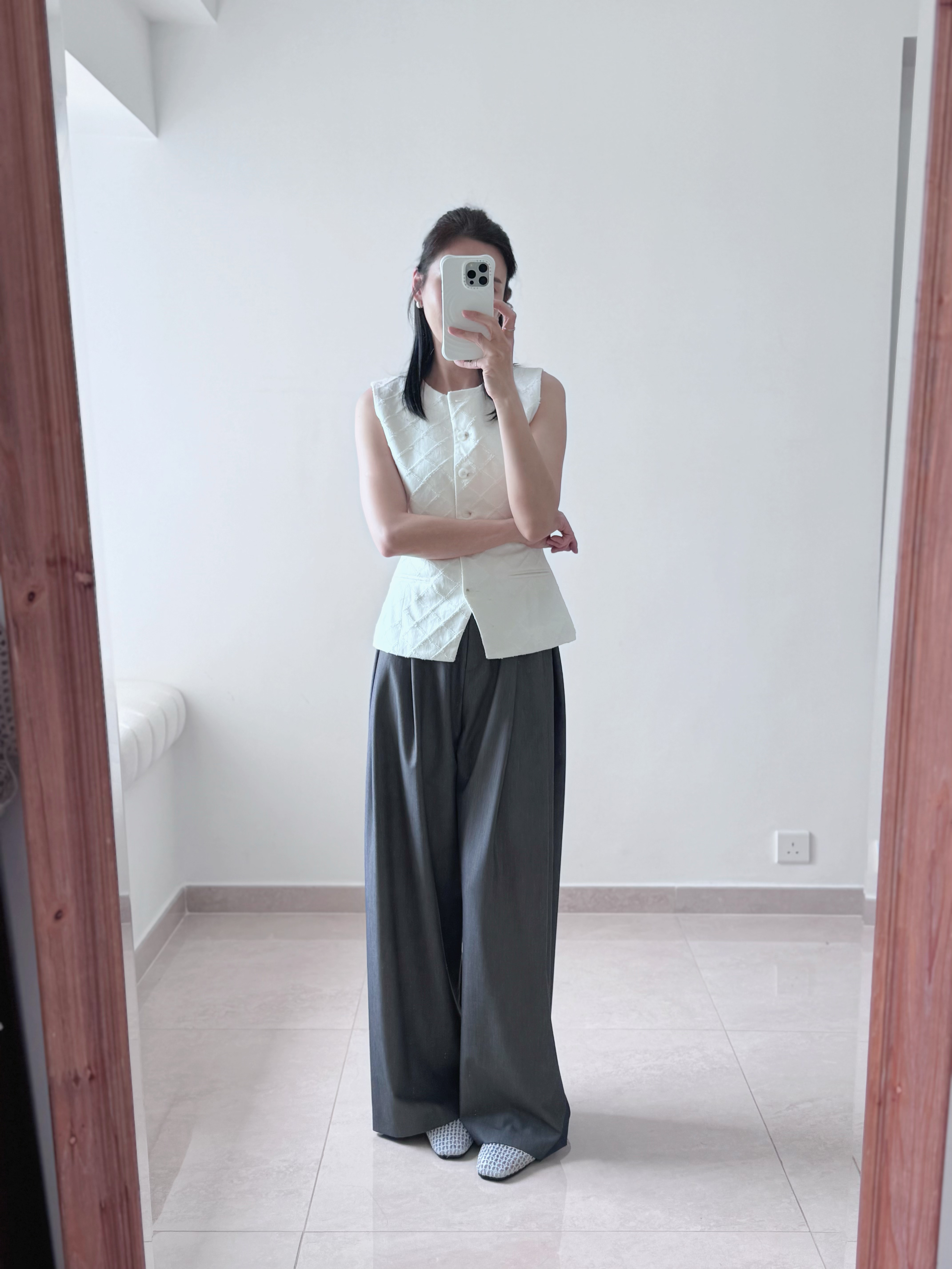 MARGOT Elegant Diamond Vest