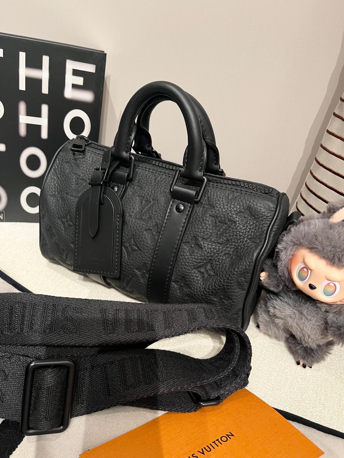 LV Keepall Bandoulière 25, M20900 100%Authentic, 98%New ✅專門店收據✅dust bag✅Box