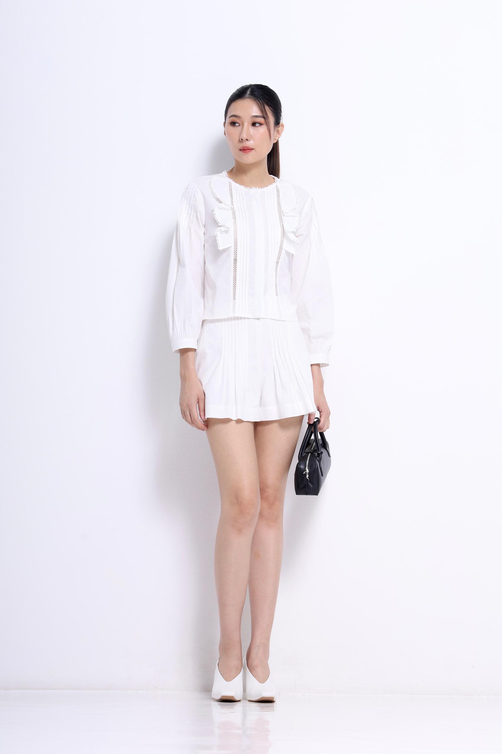 CB2739 EYELET TRIM LONG SLLV SHIRT BLOUSE