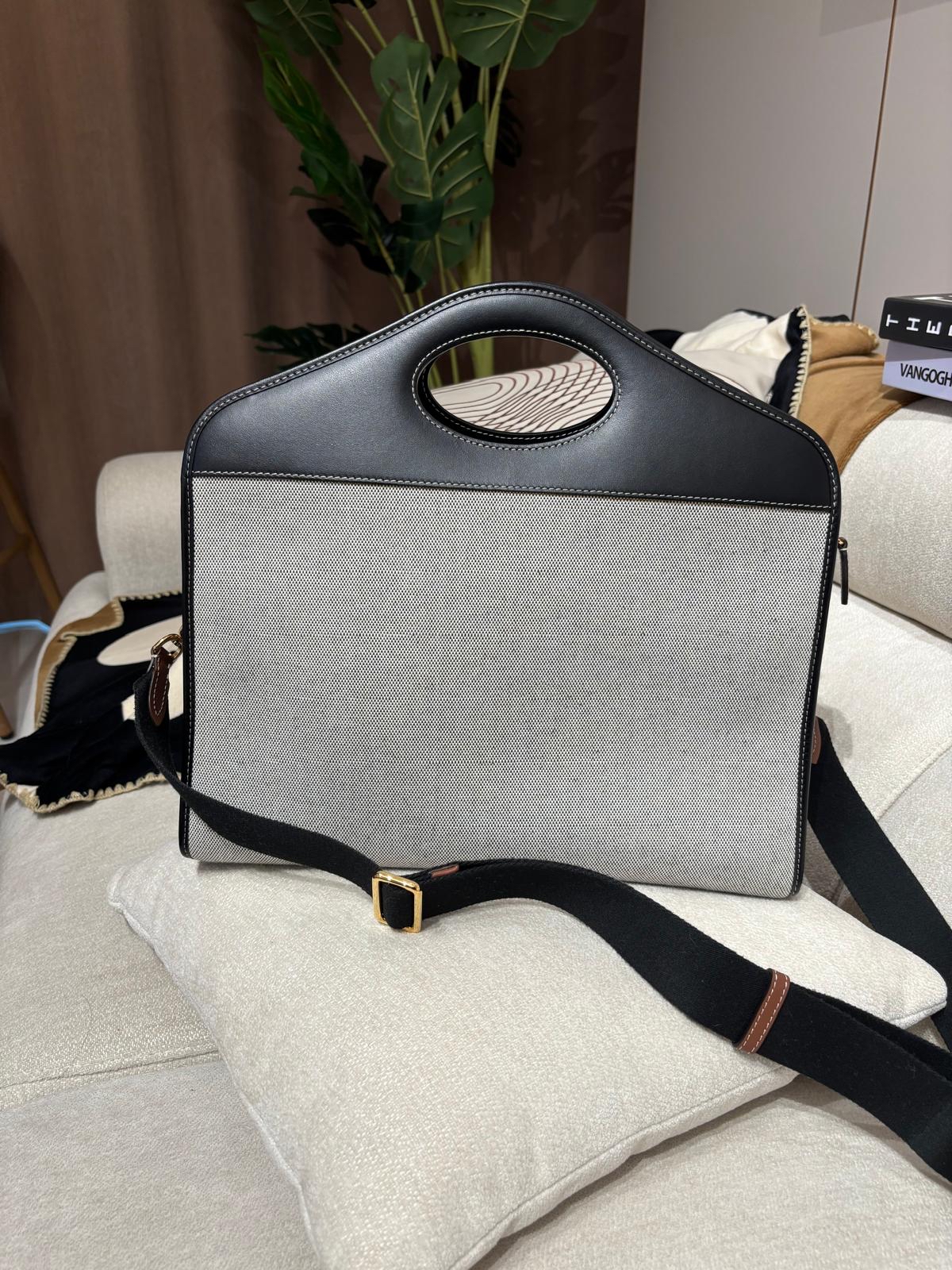 BURBERRY POCKET bag large 2WAY BAG ,100%Authentic ,98%new  ✅strap✅dust bag