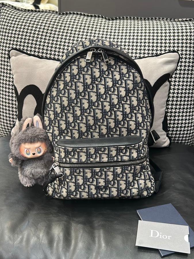 Dior Backpack 100%Authentic, 98%New ✅Card✅Booklet✅Dust bag