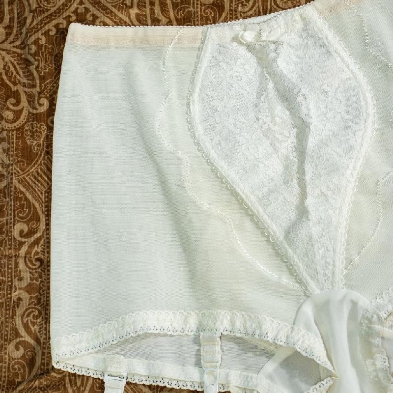 Vintage Amourette Lace Girdle with Garter / Elastic Waist Band- Approx Size S(FC147)