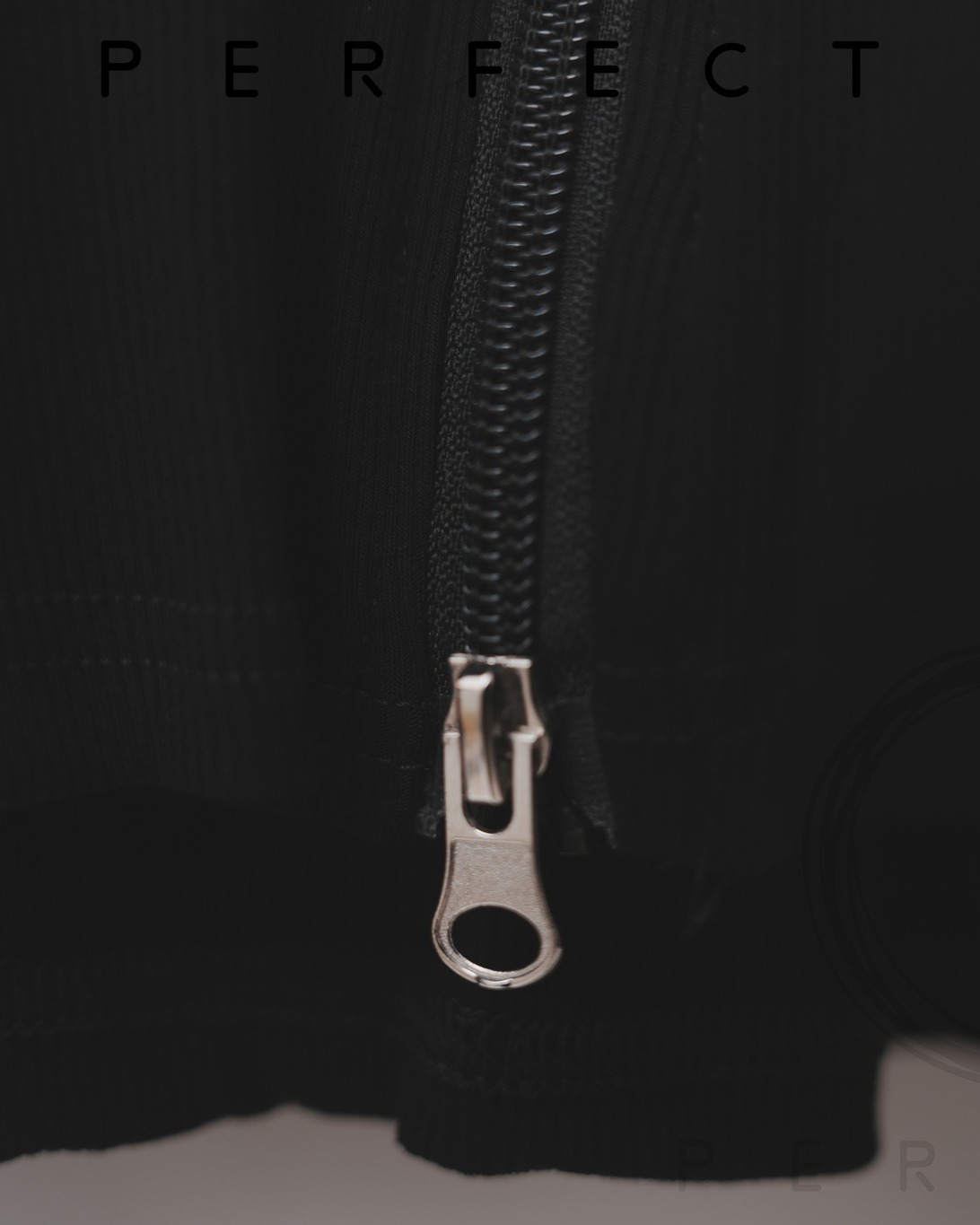 T0022_初秋涼感防曬拉鍊薄外套 (顯瘦黑）